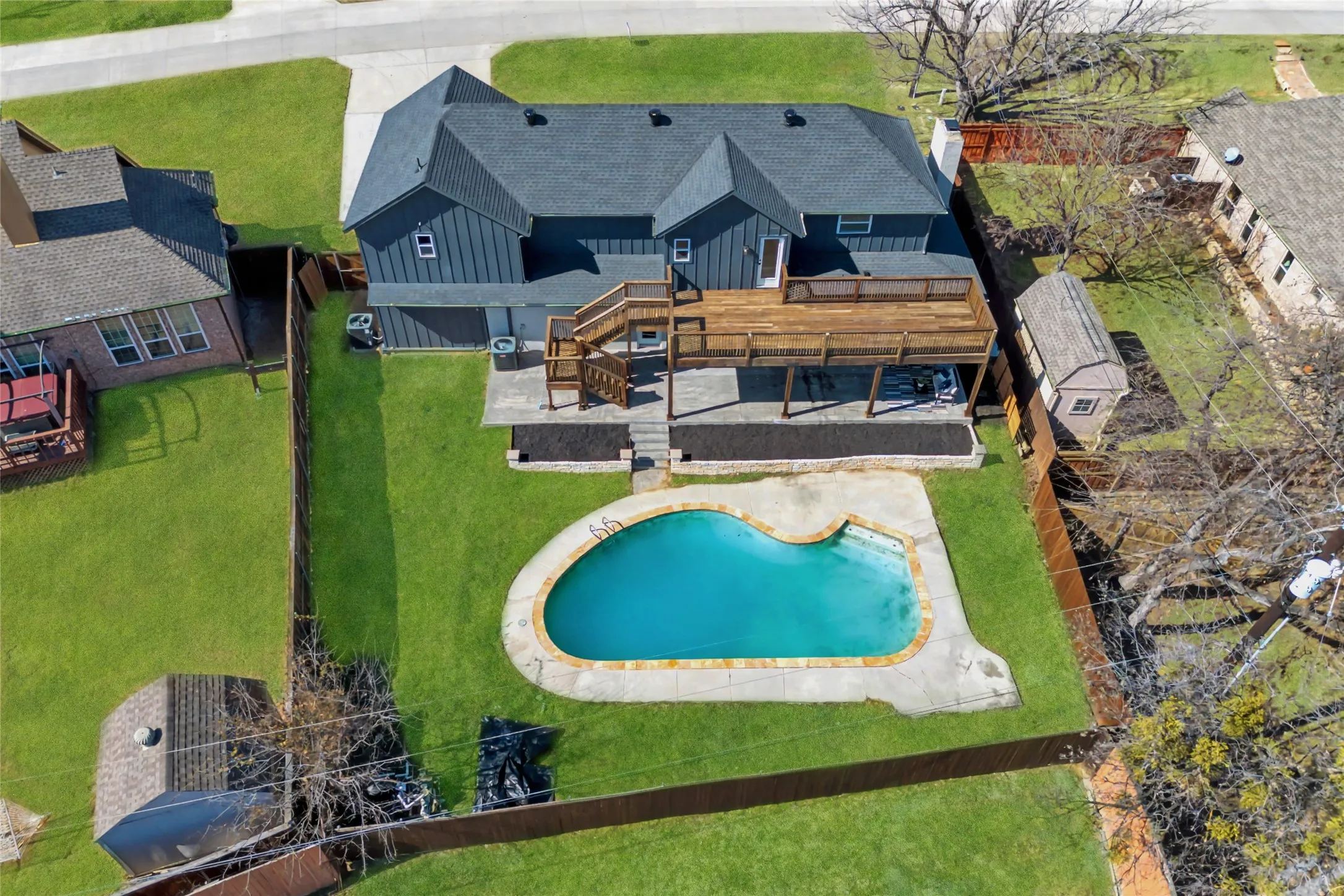 Single Family Residence For Sale in Denton County , 710 Meadow Lake Drive, Lakewood Village, Texas 75068, 4 Bedroom, 4 Bathroom, 1 Garage spaces, 3,221 Sqft, built in 1972, mls#21328997, Real Estate Agent in Lakewood Village, Homes For Sale in Denton county, Homes For Sale in Lakewood Village, Realtor in Lakewood Village Texas, Real Estate Brokerage Independent Realty Texas, Luminita Cordes Realtor