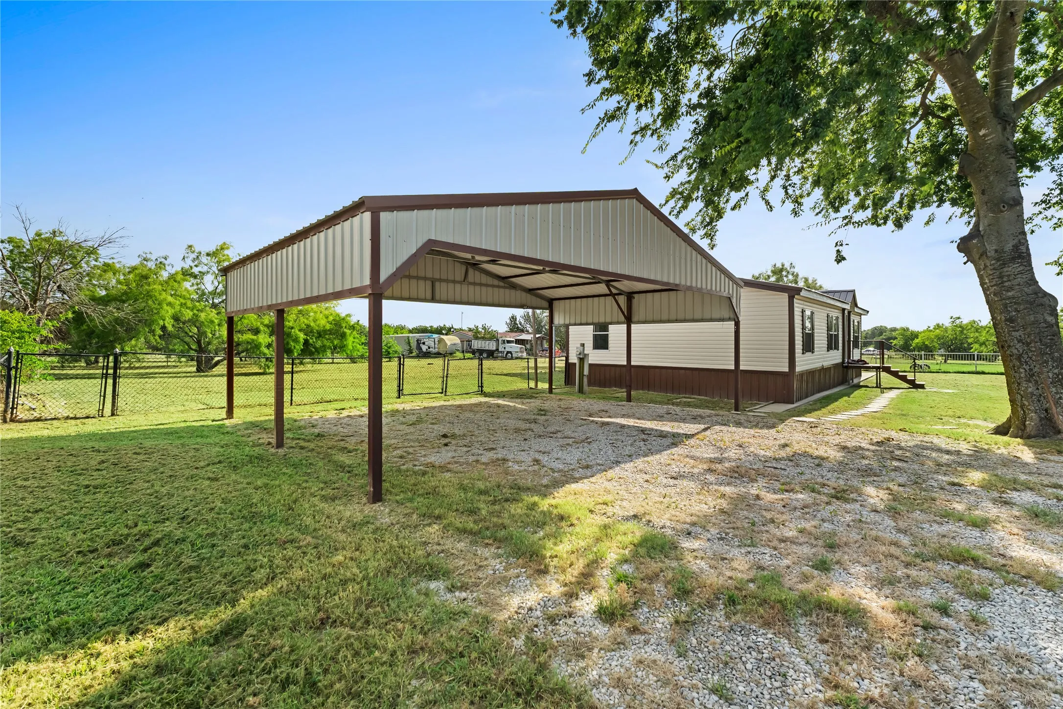 Mobile Home For Sale in Hunt County , 3634 County Road 2621, Caddo Mills, Texas 75135, 3 Bedroom, 2 Bathroom, Garage spaces, 1,232 Sqft, built in 2013, mls#21328978, Real Estate Agent in Caddo Mills, Homes For Sale in Hunt county, Homes For Sale in Caddo Mills, Realtor in Caddo Mills Texas, Real Estate Brokerage Independent Realty Texas, Luminita Cordes Realtor