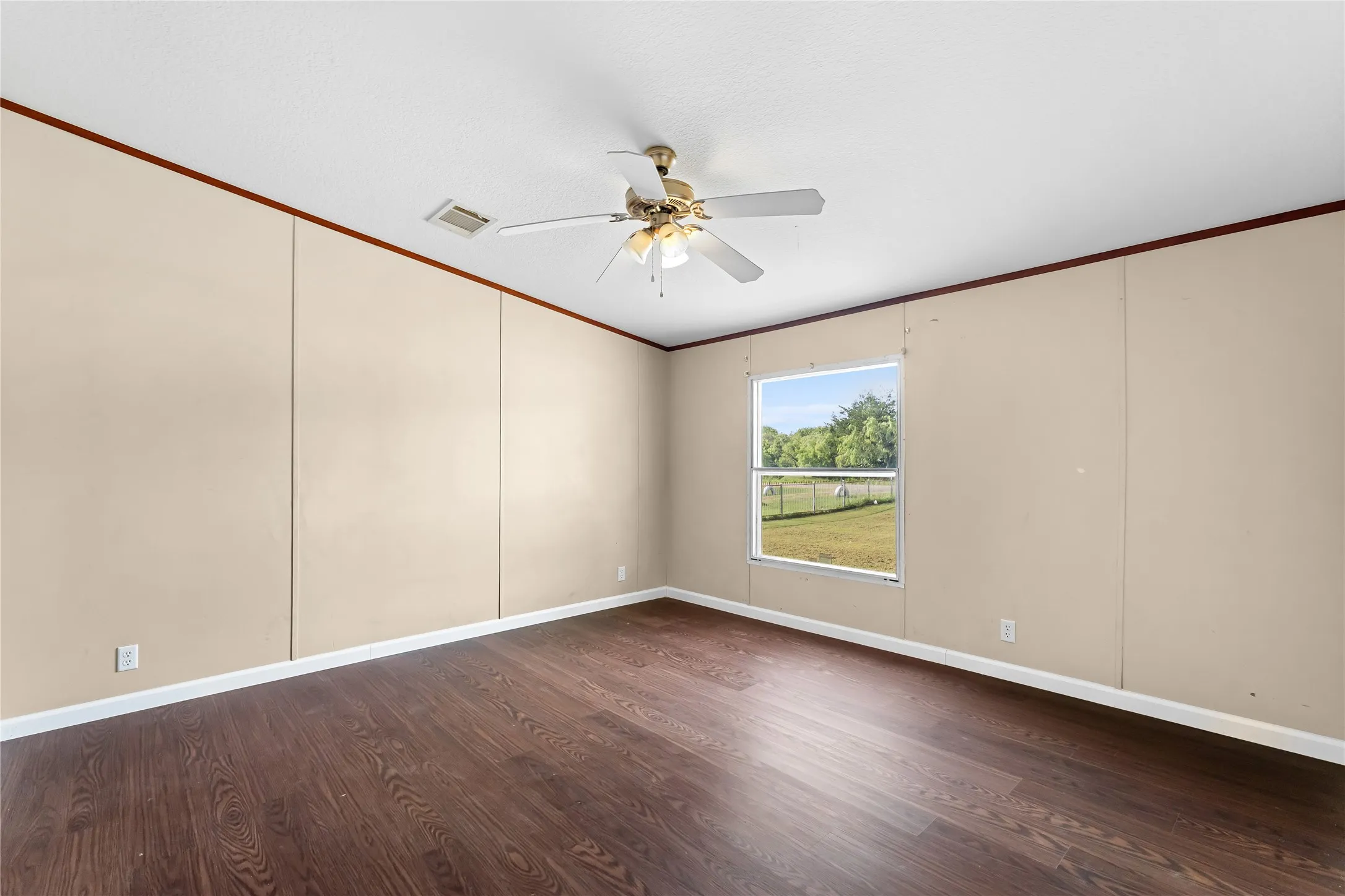 Mobile Home For Sale in Hunt County , 3634 County Road 2621, Caddo Mills, Texas 75135, 3 Bedroom, 2 Bathroom, Garage spaces, 1,232 Sqft, built in 2013, mls#21328978, Real Estate Agent in Caddo Mills, Homes For Sale in Hunt county, Homes For Sale in Caddo Mills, Realtor in Caddo Mills Texas, Real Estate Brokerage Independent Realty Texas, Luminita Cordes Realtor