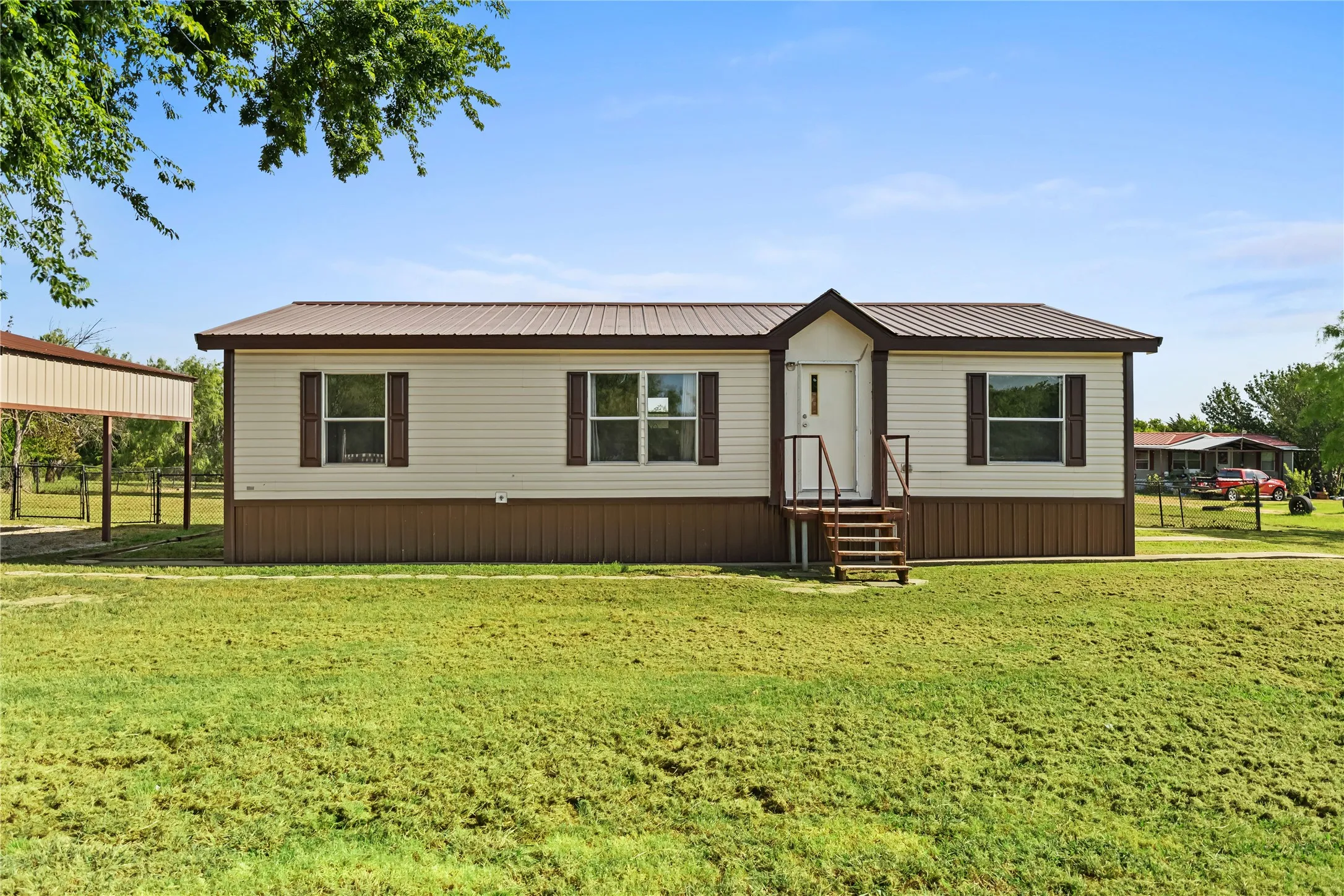 Mobile Home For Sale in Hunt County , 3634 County Road 2621, Caddo Mills, Texas 75135, 3 Bedroom, 2 Bathroom, Garage spaces, 1,232 Sqft, built in 2013, mls#21328978, Real Estate Agent in Caddo Mills, Homes For Sale in Hunt county, Homes For Sale in Caddo Mills, Realtor in Caddo Mills Texas, Real Estate Brokerage Independent Realty Texas, Luminita Cordes Realtor