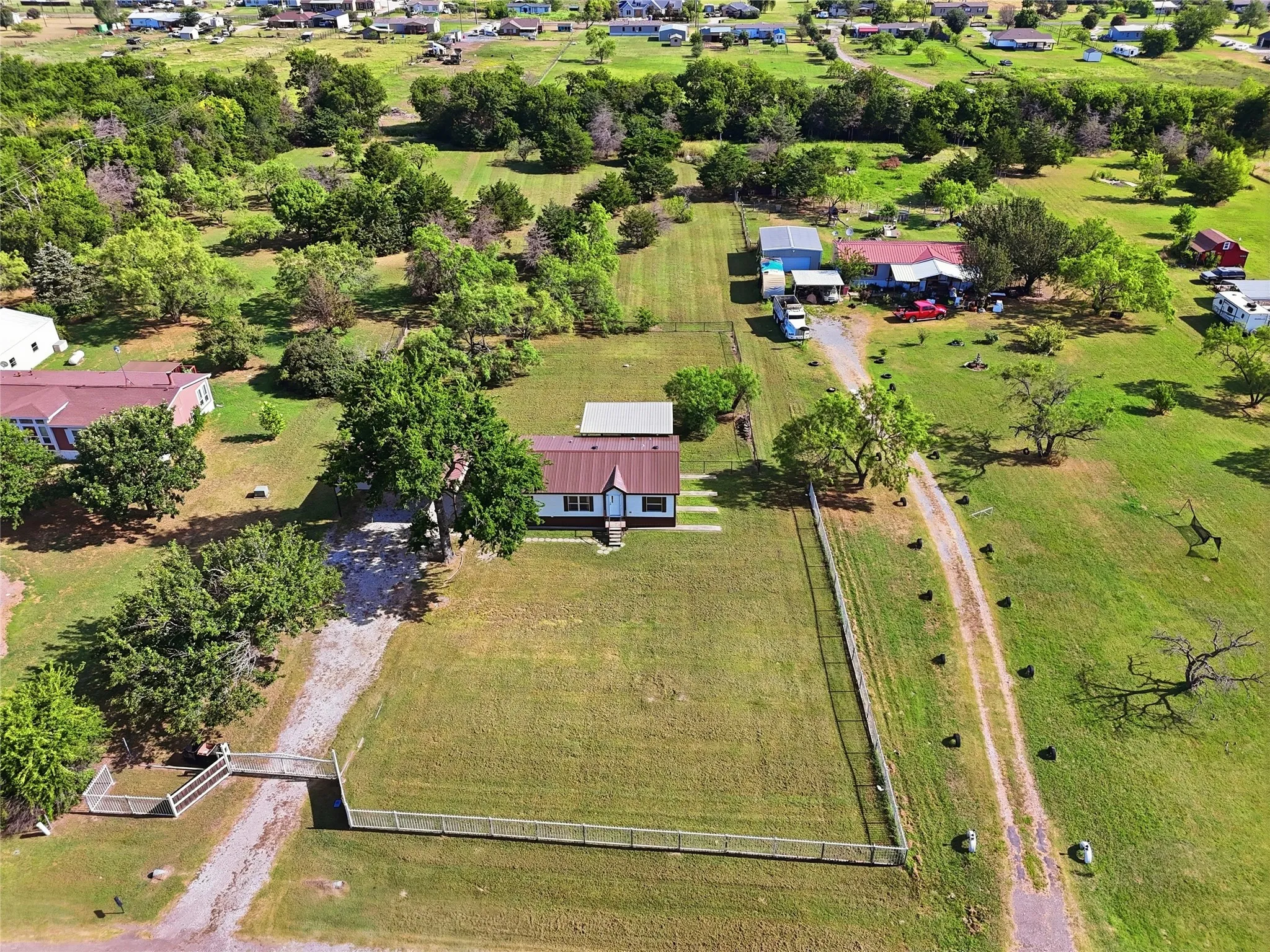 Mobile Home For Sale in Hunt County , 3634 County Road 2621, Caddo Mills, Texas 75135, 3 Bedroom, 2 Bathroom, Garage spaces, 1,232 Sqft, built in 2013, mls#21328978, Real Estate Agent in Caddo Mills, Homes For Sale in Hunt county, Homes For Sale in Caddo Mills, Realtor in Caddo Mills Texas, Real Estate Brokerage Independent Realty Texas, Luminita Cordes Realtor
