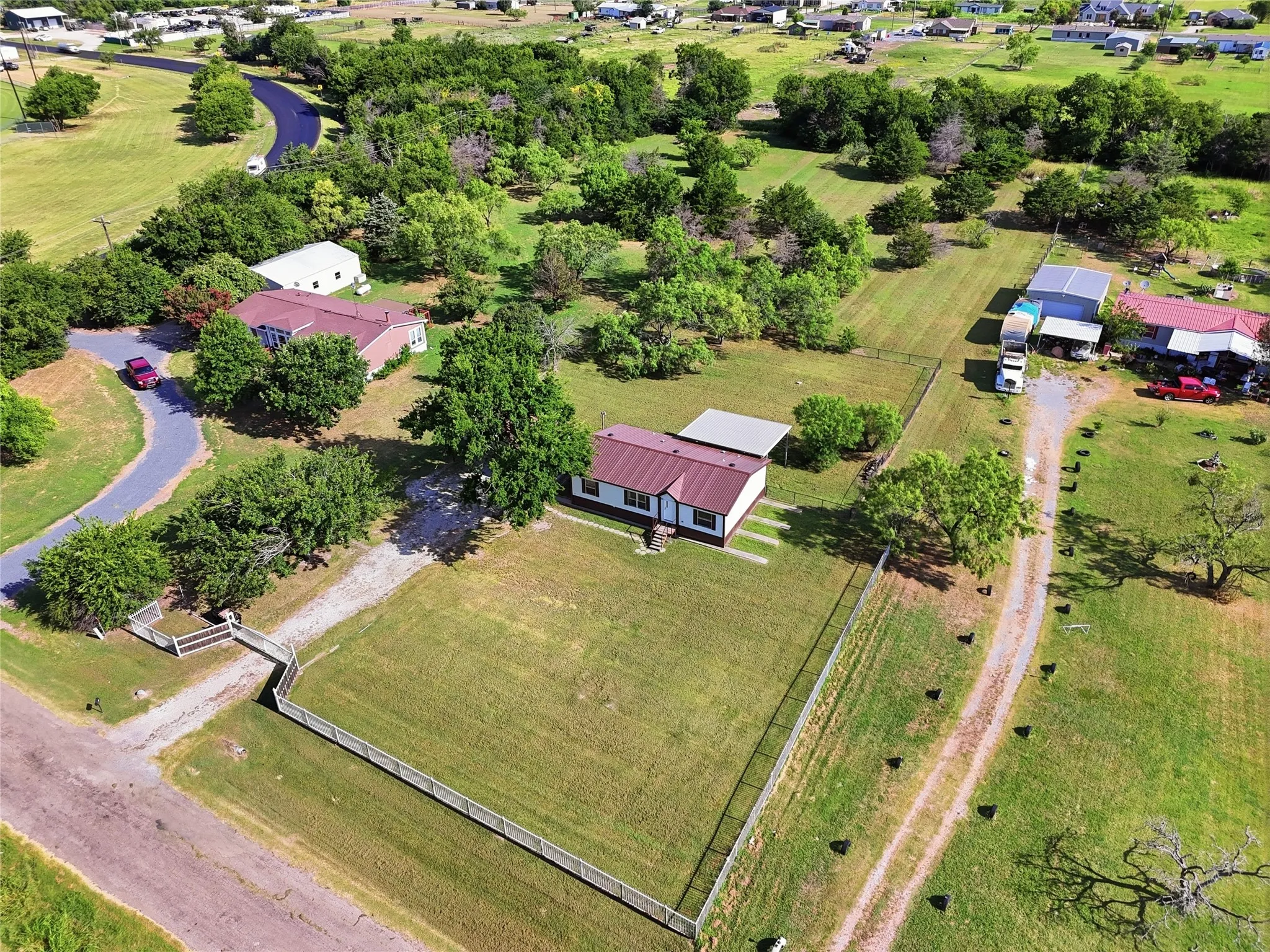 Mobile Home For Sale in Hunt County , 3634 County Road 2621, Caddo Mills, Texas 75135, 3 Bedroom, 2 Bathroom, Garage spaces, 1,232 Sqft, built in 2013, mls#21328978, Real Estate Agent in Caddo Mills, Homes For Sale in Hunt county, Homes For Sale in Caddo Mills, Realtor in Caddo Mills Texas, Real Estate Brokerage Independent Realty Texas, Luminita Cordes Realtor