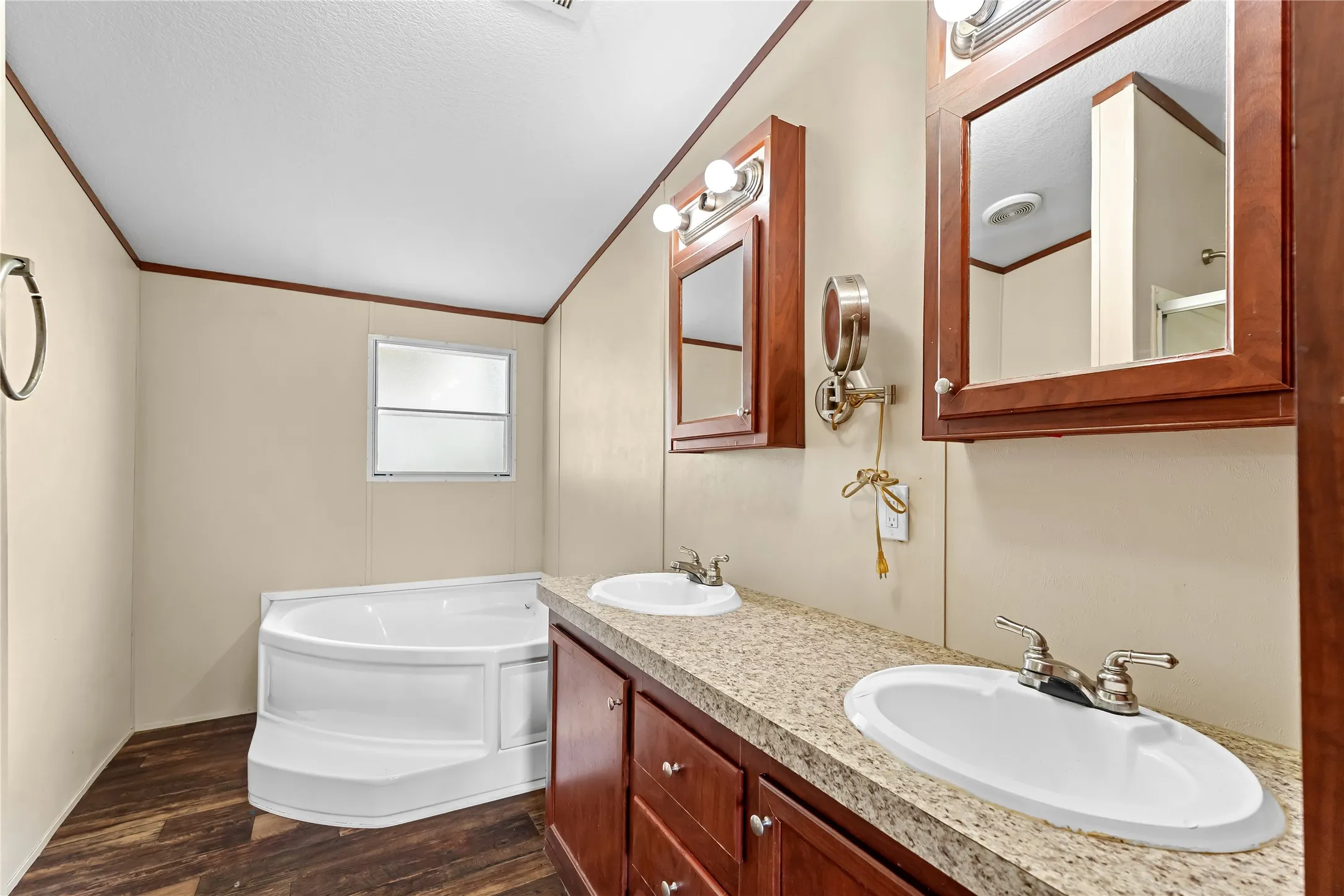 Mobile Home For Sale in Hunt County , 3634 County Road 2621, Caddo Mills, Texas 75135, 3 Bedroom, 2 Bathroom, Garage spaces, 1,232 Sqft, built in 2013, mls#21328978, Real Estate Agent in Caddo Mills, Homes For Sale in Hunt county, Homes For Sale in Caddo Mills, Realtor in Caddo Mills Texas, Real Estate Brokerage Independent Realty Texas, Luminita Cordes Realtor