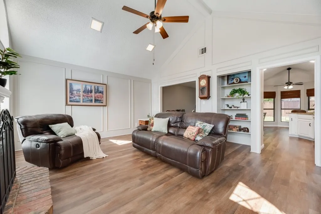 Single Family Residence For Sale in Denton County , 5021 Marcus Drive, Flower Mound, Texas 75028, 3 Bedroom, 2 Bathroom, 2 Garage spaces, 1,674 Sqft, built in 1985, mls#21329025, Real Estate Agent in Flower Mound, Homes For Sale in Denton county, Homes For Sale in Flower Mound, Realtor in Flower Mound Texas, Real Estate Brokerage Independent Realty Texas, Luminita Cordes Realtor