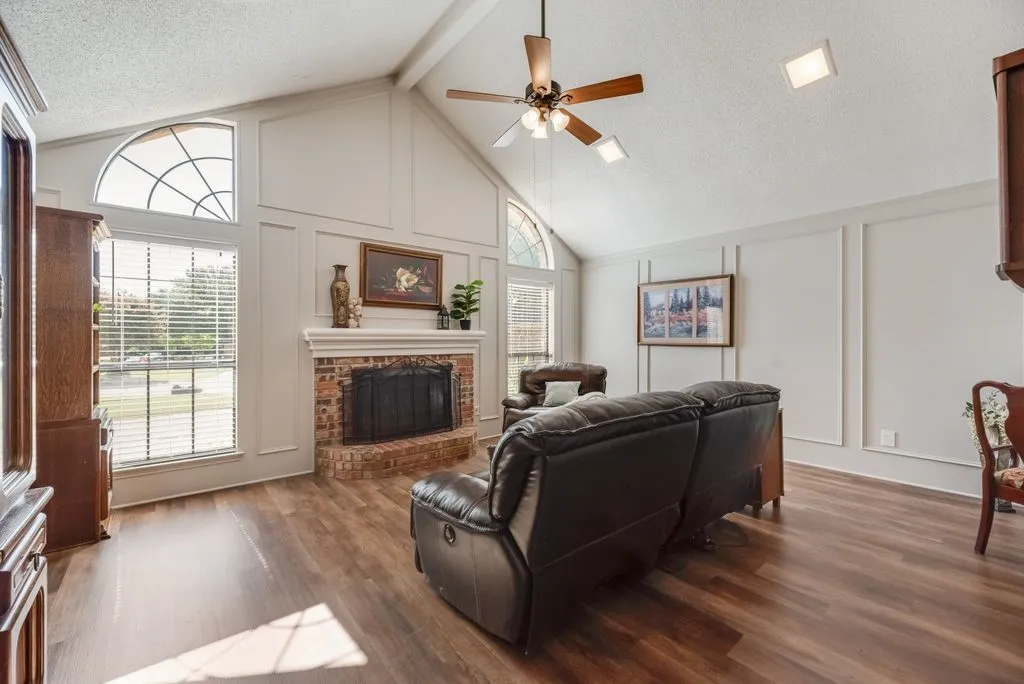 Single Family Residence For Sale in Denton County , 5021 Marcus Drive, Flower Mound, Texas 75028, 3 Bedroom, 2 Bathroom, 2 Garage spaces, 1,674 Sqft, built in 1985, mls#21329025, Real Estate Agent in Flower Mound, Homes For Sale in Denton county, Homes For Sale in Flower Mound, Realtor in Flower Mound Texas, Real Estate Brokerage Independent Realty Texas, Luminita Cordes Realtor