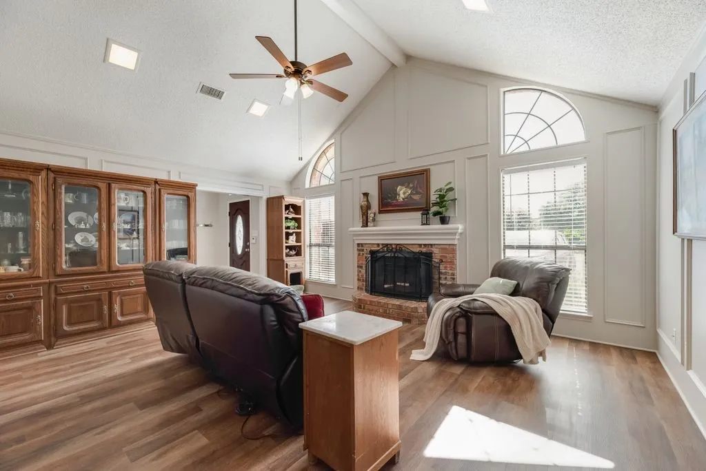 Single Family Residence For Sale in Denton County , 5021 Marcus Drive, Flower Mound, Texas 75028, 3 Bedroom, 2 Bathroom, 2 Garage spaces, 1,674 Sqft, built in 1985, mls#21329025, Real Estate Agent in Flower Mound, Homes For Sale in Denton county, Homes For Sale in Flower Mound, Realtor in Flower Mound Texas, Real Estate Brokerage Independent Realty Texas, Luminita Cordes Realtor
