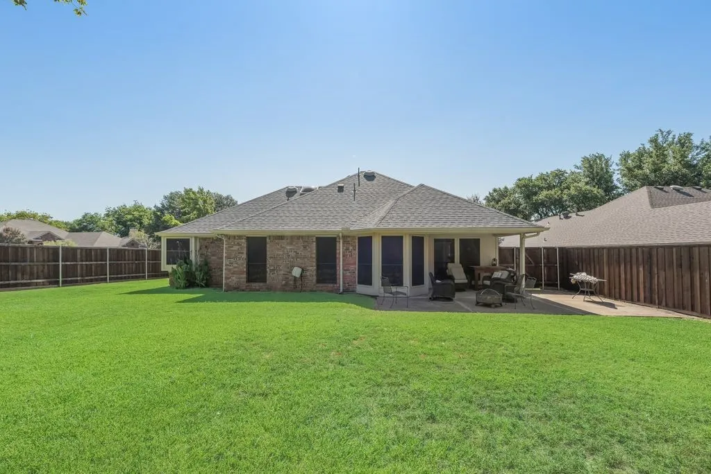 Single Family Residence For Sale in Denton County , 5021 Marcus Drive, Flower Mound, Texas 75028, 3 Bedroom, 2 Bathroom, 2 Garage spaces, 1,674 Sqft, built in 1985, mls#21329025, Real Estate Agent in Flower Mound, Homes For Sale in Denton county, Homes For Sale in Flower Mound, Realtor in Flower Mound Texas, Real Estate Brokerage Independent Realty Texas, Luminita Cordes Realtor