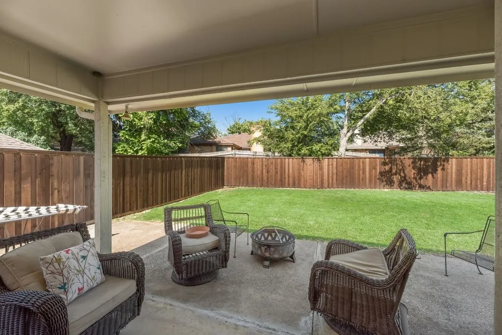 Single Family Residence For Sale in Denton County , 5021 Marcus Drive, Flower Mound, Texas 75028, 3 Bedroom, 2 Bathroom, 2 Garage spaces, 1,674 Sqft, built in 1985, mls#21329025, Real Estate Agent in Flower Mound, Homes For Sale in Denton county, Homes For Sale in Flower Mound, Realtor in Flower Mound Texas, Real Estate Brokerage Independent Realty Texas, Luminita Cordes Realtor