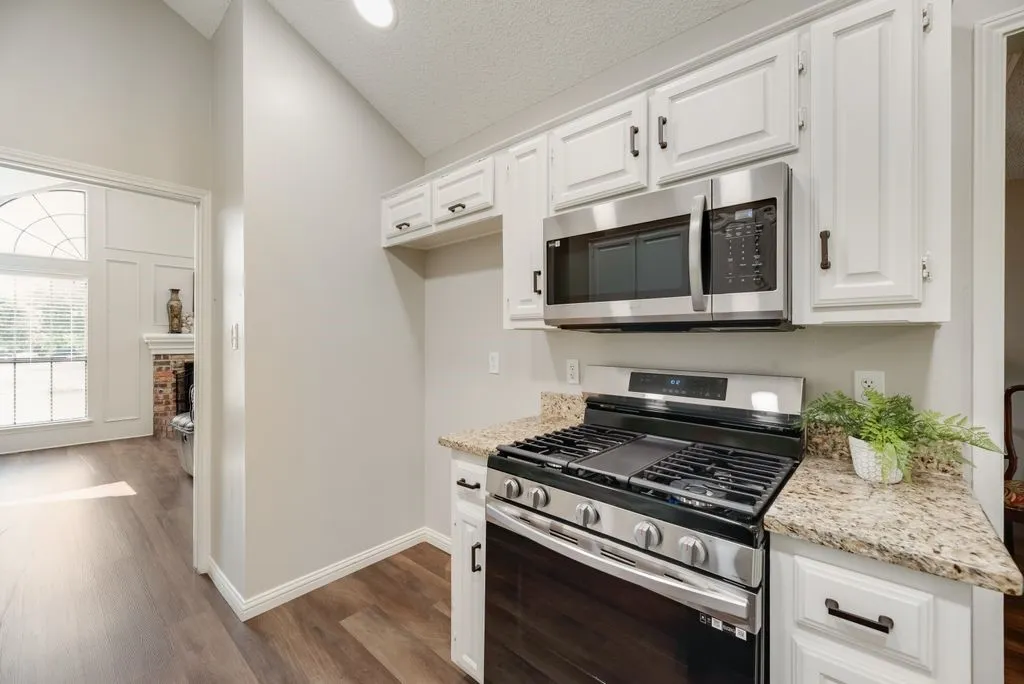 Single Family Residence For Sale in Denton County , 5021 Marcus Drive, Flower Mound, Texas 75028, 3 Bedroom, 2 Bathroom, 2 Garage spaces, 1,674 Sqft, built in 1985, mls#21329025, Real Estate Agent in Flower Mound, Homes For Sale in Denton county, Homes For Sale in Flower Mound, Realtor in Flower Mound Texas, Real Estate Brokerage Independent Realty Texas, Luminita Cordes Realtor