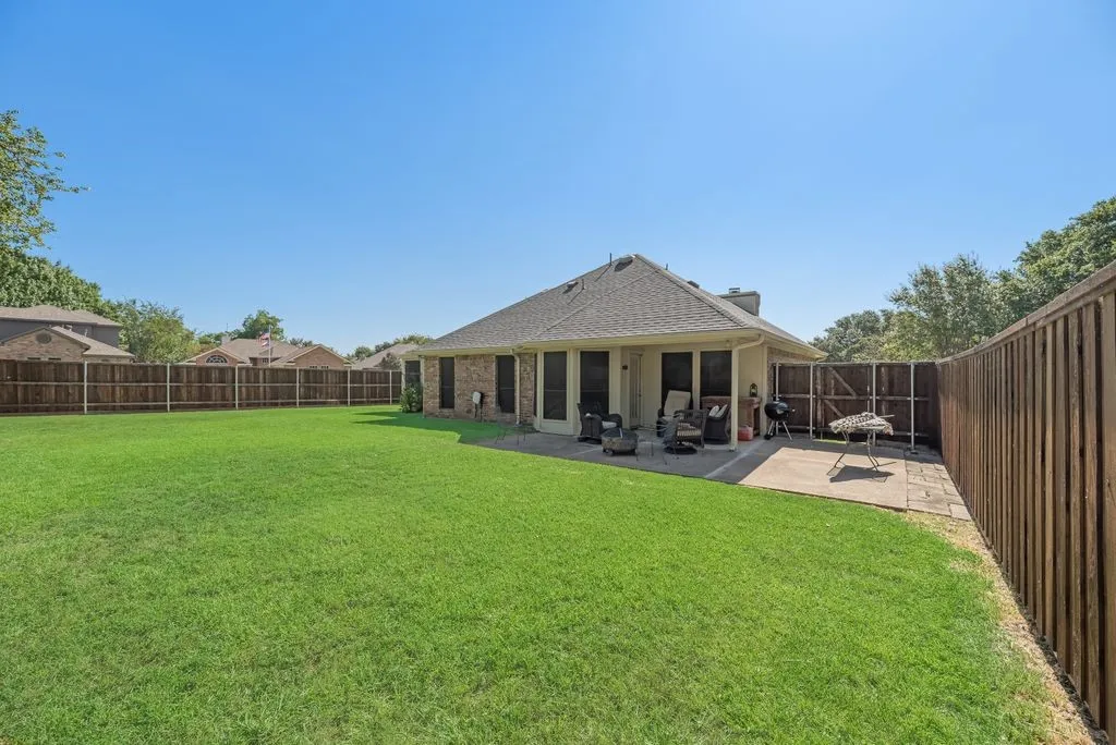 Single Family Residence For Sale in Denton County , 5021 Marcus Drive, Flower Mound, Texas 75028, 3 Bedroom, 2 Bathroom, 2 Garage spaces, 1,674 Sqft, built in 1985, mls#21329025, Real Estate Agent in Flower Mound, Homes For Sale in Denton county, Homes For Sale in Flower Mound, Realtor in Flower Mound Texas, Real Estate Brokerage Independent Realty Texas, Luminita Cordes Realtor