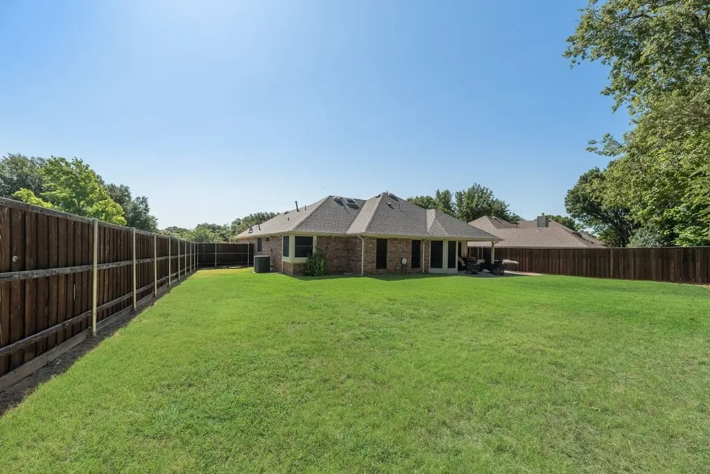 Single Family Residence For Sale in Denton County , 5021 Marcus Drive, Flower Mound, Texas 75028, 3 Bedroom, 2 Bathroom, 2 Garage spaces, 1,674 Sqft, built in 1985, mls#21329025, Real Estate Agent in Flower Mound, Homes For Sale in Denton county, Homes For Sale in Flower Mound, Realtor in Flower Mound Texas, Real Estate Brokerage Independent Realty Texas, Luminita Cordes Realtor