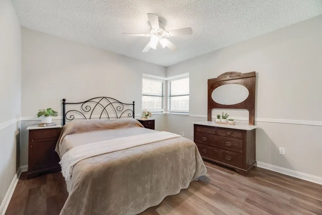 Single Family Residence For Sale in Denton County , 5021 Marcus Drive, Flower Mound, Texas 75028, 3 Bedroom, 2 Bathroom, 2 Garage spaces, 1,674 Sqft, built in 1985, mls#21329025, Real Estate Agent in Flower Mound, Homes For Sale in Denton county, Homes For Sale in Flower Mound, Realtor in Flower Mound Texas, Real Estate Brokerage Independent Realty Texas, Luminita Cordes Realtor