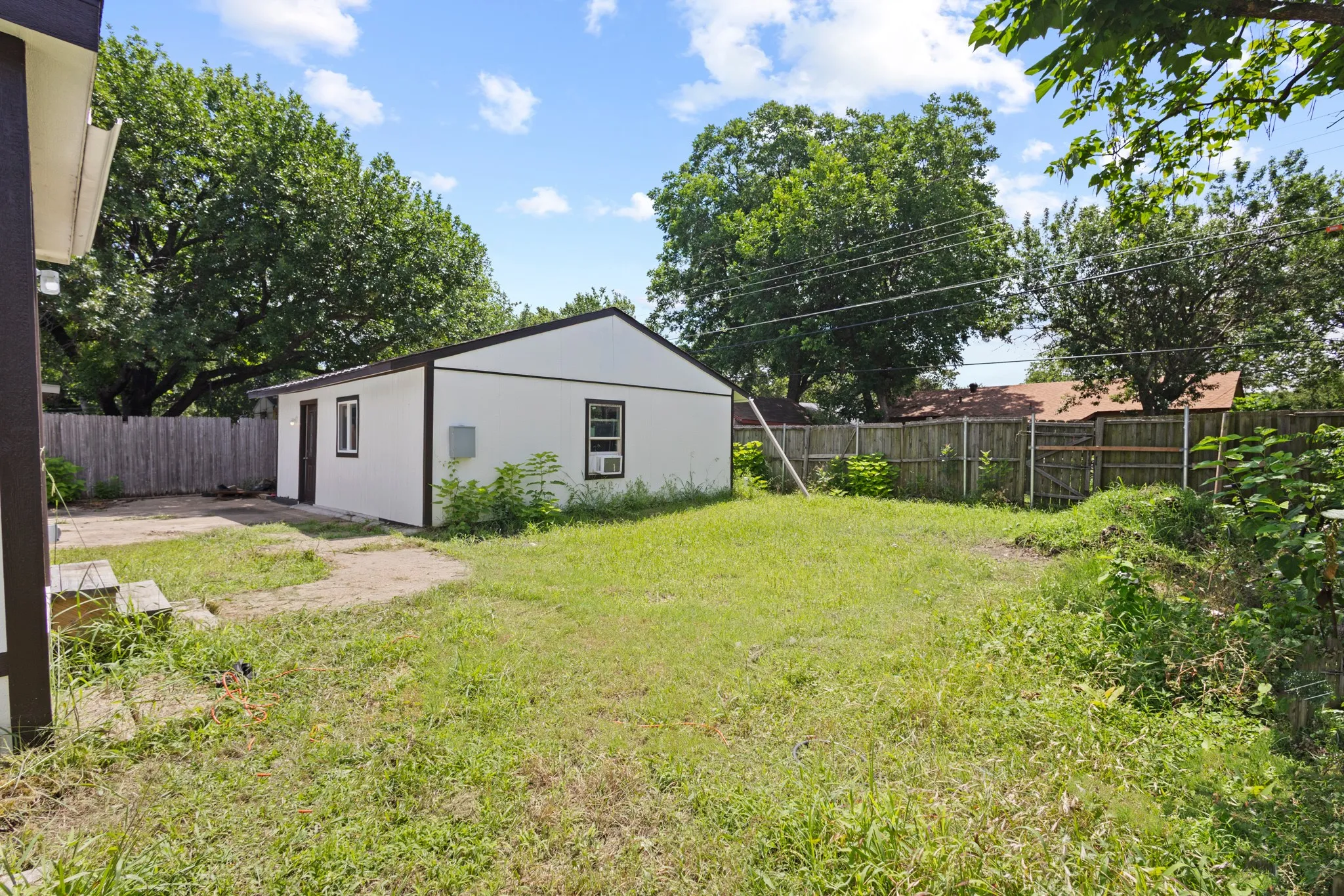 Single Family Residence For Sale in Dallas County , 1706 Summit Street, Mesquite, Texas 75149, 4 Bedroom, 3 Bathroom, Garage spaces, 1,363 Sqft, built in 1959, mls#21329027, Real Estate Agent in Mesquite, Homes For Sale in Dallas county, Homes For Sale in Mesquite, Realtor in Mesquite Texas, Real Estate Brokerage Independent Realty Texas, Luminita Cordes Realtor