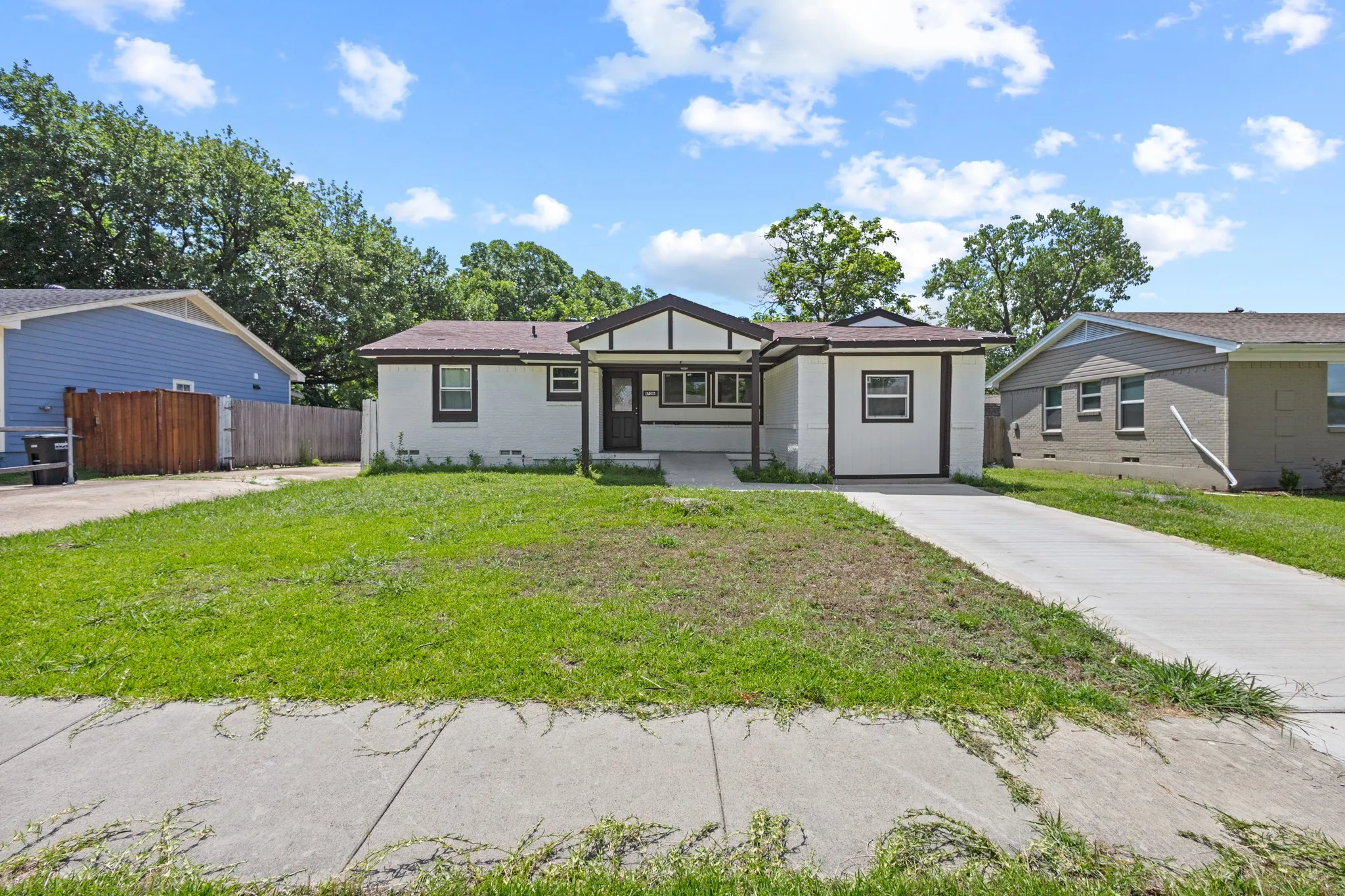 Single Family Residence For Sale in Dallas County , 1706 Summit Street, Mesquite, Texas 75149, 4 Bedroom, 3 Bathroom, Garage spaces, 1,363 Sqft, built in 1959, mls#21329027, Real Estate Agent in Mesquite, Homes For Sale in Dallas county, Homes For Sale in Mesquite, Realtor in Mesquite Texas, Real Estate Brokerage Independent Realty Texas, Luminita Cordes Realtor