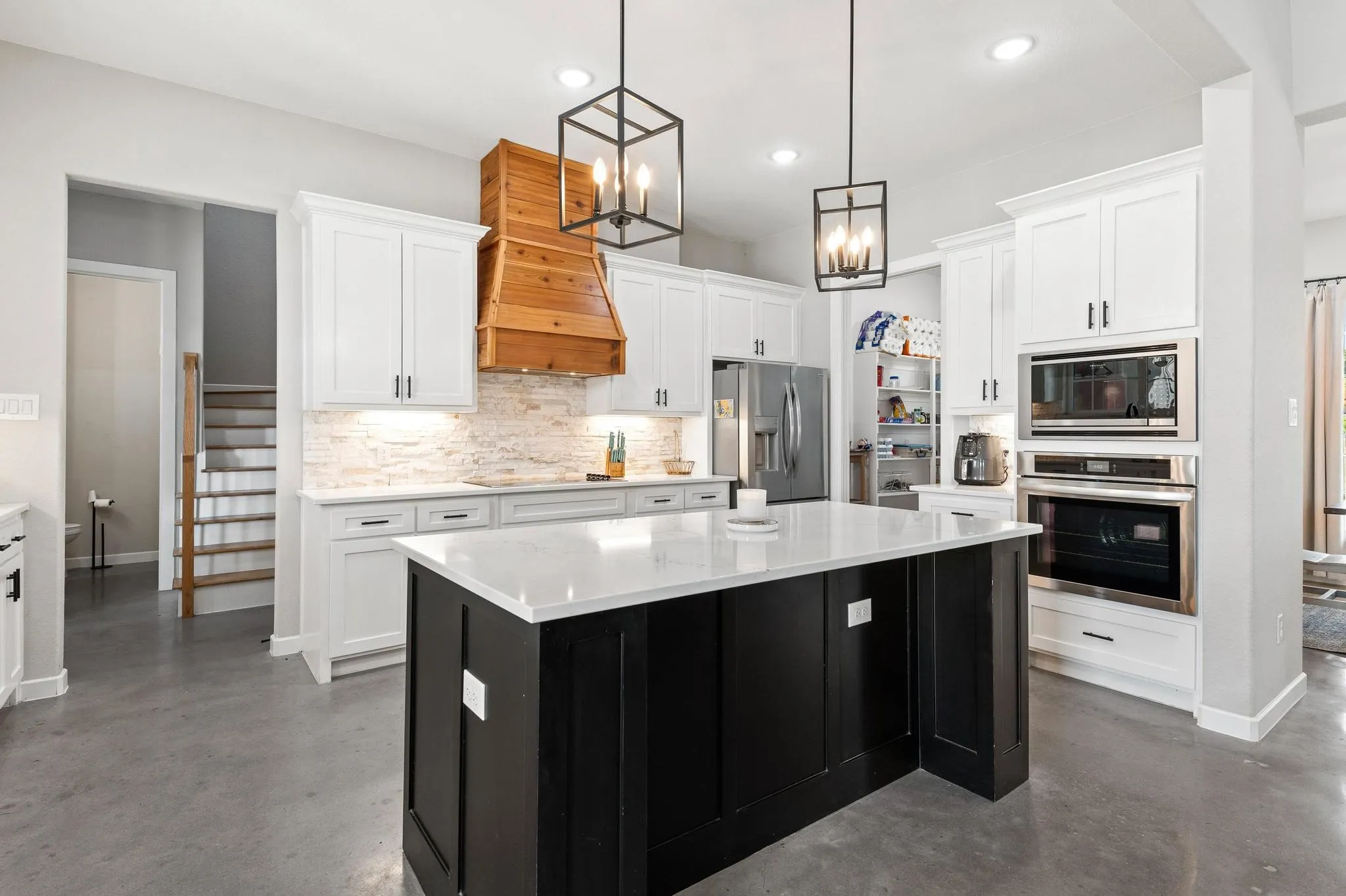 Single Family Residence For Sale in Grayson County , 856 Yowell Hill Road, Whitewright, Texas 75491, 4 Bedroom, 4 Bathroom, 2 Garage spaces, 2,556 Sqft, built in 2022, mls#21327447, Real Estate Agent in Whitewright, Homes For Sale in Grayson county, Homes For Sale in Whitewright, Realtor in Whitewright Texas, Real Estate Brokerage Independent Realty Texas, Luminita Cordes Realtor