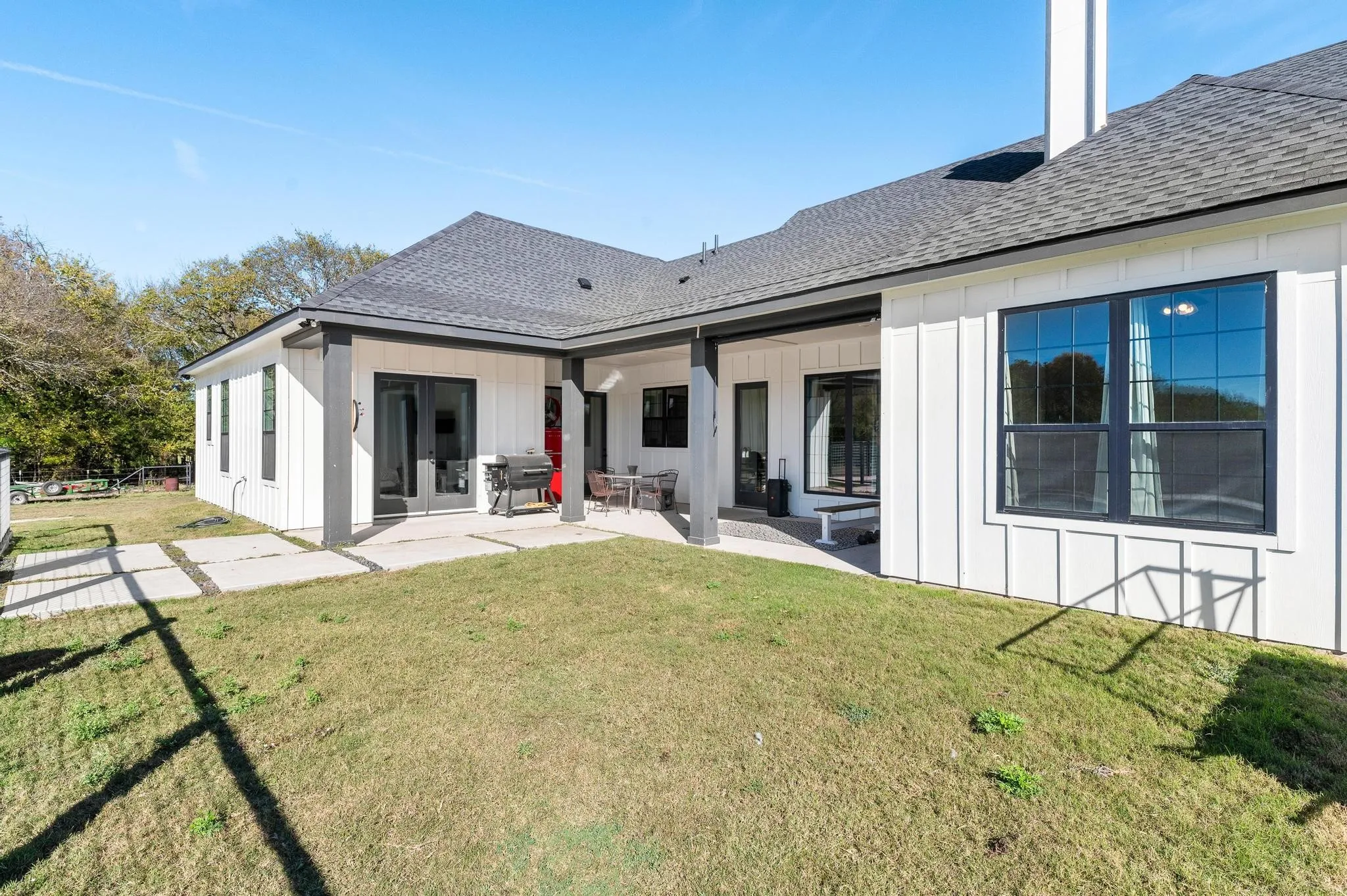 Single Family Residence For Sale in Grayson County , 856 Yowell Hill Road, Whitewright, Texas 75491, 4 Bedroom, 4 Bathroom, 2 Garage spaces, 2,556 Sqft, built in 2022, mls#21327447, Real Estate Agent in Whitewright, Homes For Sale in Grayson county, Homes For Sale in Whitewright, Realtor in Whitewright Texas, Real Estate Brokerage Independent Realty Texas, Luminita Cordes Realtor