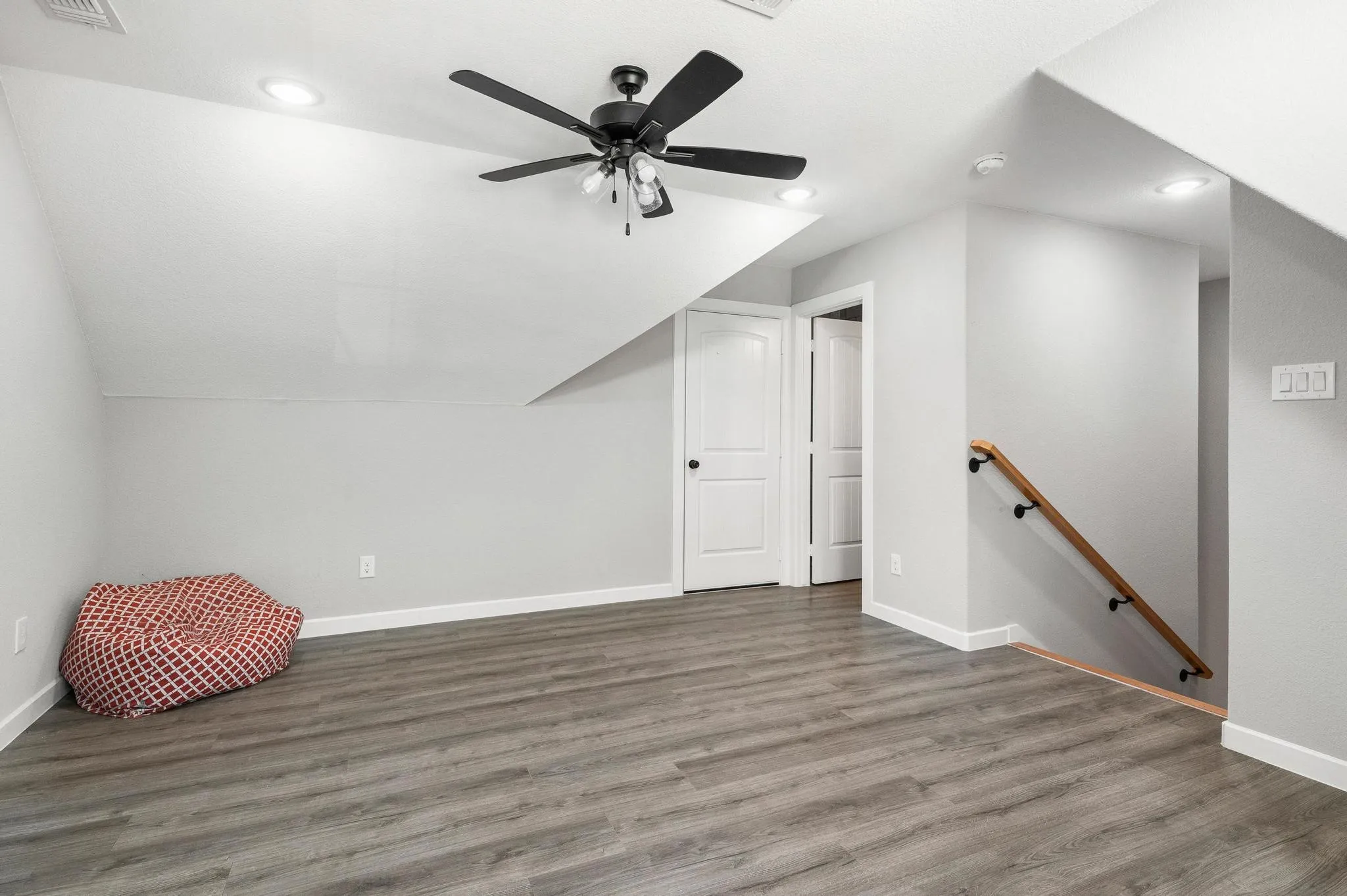 Single Family Residence For Sale in Grayson County , 856 Yowell Hill Road, Whitewright, Texas 75491, 4 Bedroom, 4 Bathroom, 2 Garage spaces, 2,556 Sqft, built in 2022, mls#21327447, Real Estate Agent in Whitewright, Homes For Sale in Grayson county, Homes For Sale in Whitewright, Realtor in Whitewright Texas, Real Estate Brokerage Independent Realty Texas, Luminita Cordes Realtor
