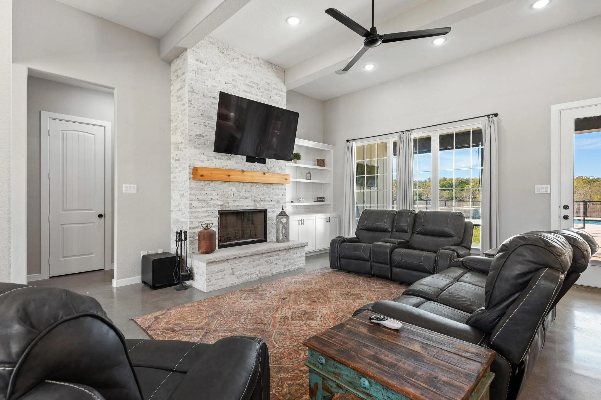 Single Family Residence For Sale in Grayson County , 856 Yowell Hill Road, Whitewright, Texas 75491, 4 Bedroom, 4 Bathroom, 2 Garage spaces, 2,556 Sqft, built in 2022, mls#21327447, Real Estate Agent in Whitewright, Homes For Sale in Grayson county, Homes For Sale in Whitewright, Realtor in Whitewright Texas, Real Estate Brokerage Independent Realty Texas, Luminita Cordes Realtor