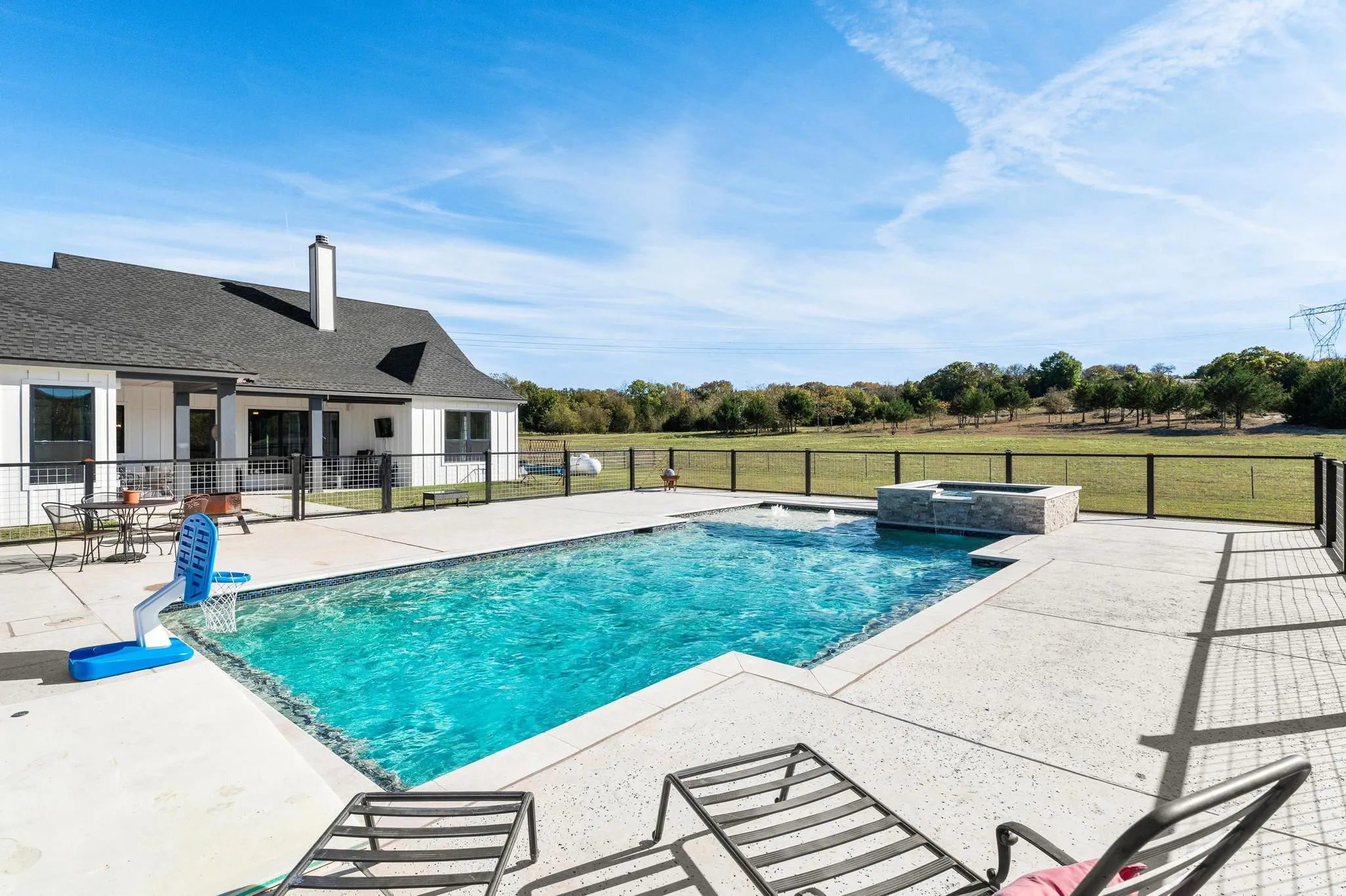 Single Family Residence For Sale in Grayson County , 856 Yowell Hill Road, Whitewright, Texas 75491, 4 Bedroom, 4 Bathroom, 2 Garage spaces, 2,556 Sqft, built in 2022, mls#21327447, Real Estate Agent in Whitewright, Homes For Sale in Grayson county, Homes For Sale in Whitewright, Realtor in Whitewright Texas, Real Estate Brokerage Independent Realty Texas, Luminita Cordes Realtor