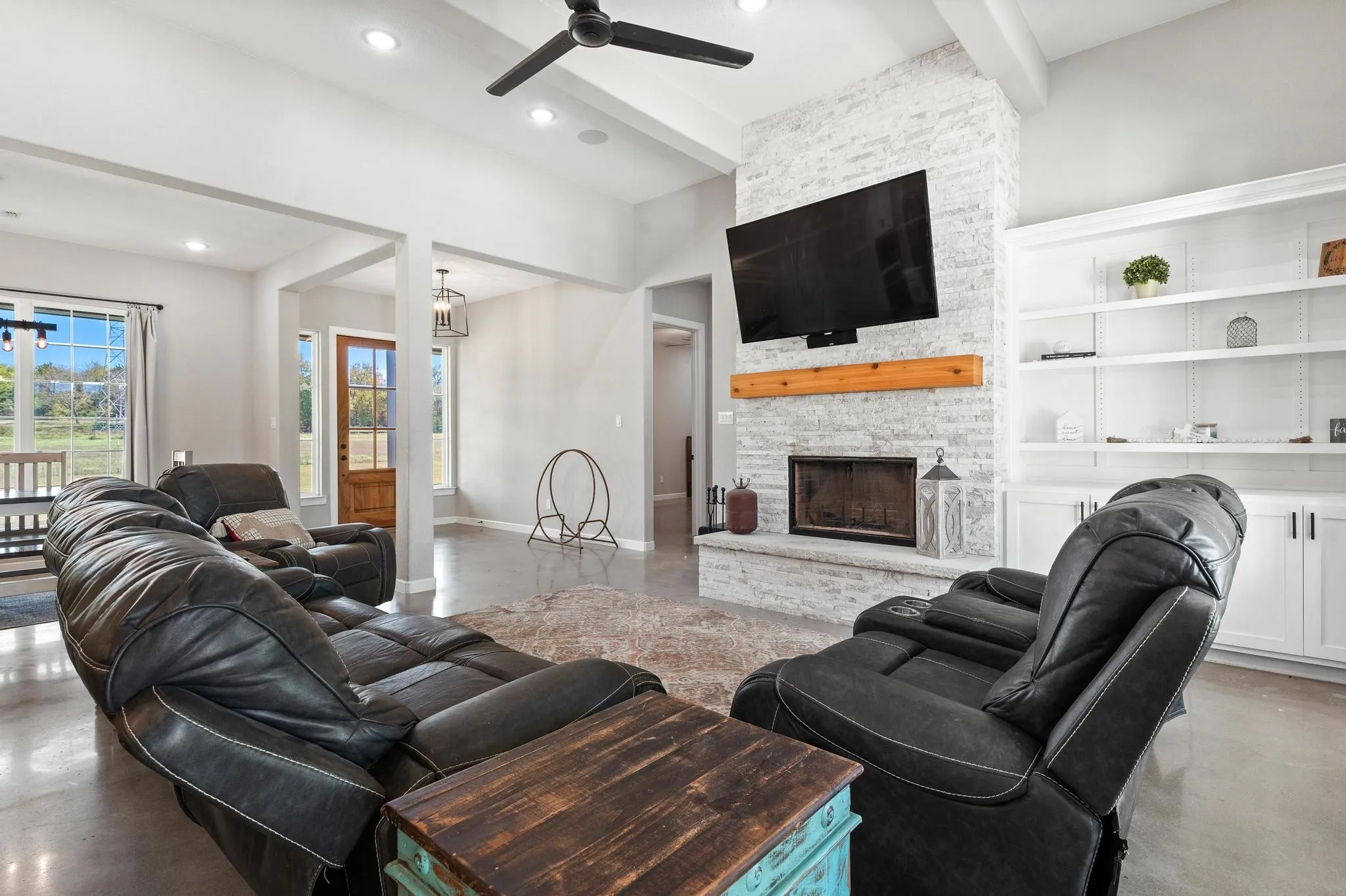 Single Family Residence For Sale in Grayson County , 856 Yowell Hill Road, Whitewright, Texas 75491, 4 Bedroom, 4 Bathroom, 2 Garage spaces, 2,556 Sqft, built in 2022, mls#21327447, Real Estate Agent in Whitewright, Homes For Sale in Grayson county, Homes For Sale in Whitewright, Realtor in Whitewright Texas, Real Estate Brokerage Independent Realty Texas, Luminita Cordes Realtor