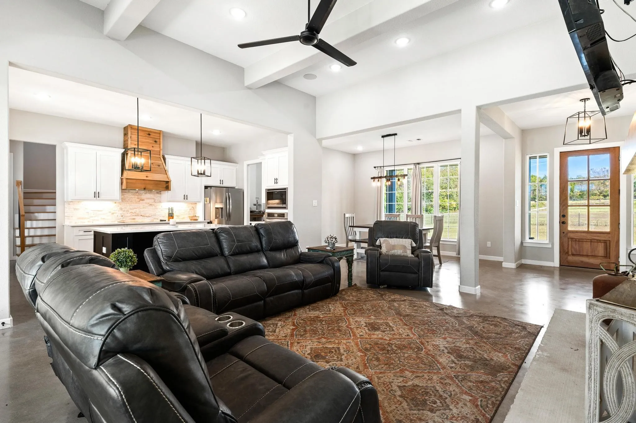 Single Family Residence For Sale in Grayson County , 856 Yowell Hill Road, Whitewright, Texas 75491, 4 Bedroom, 4 Bathroom, 2 Garage spaces, 2,556 Sqft, built in 2022, mls#21327447, Real Estate Agent in Whitewright, Homes For Sale in Grayson county, Homes For Sale in Whitewright, Realtor in Whitewright Texas, Real Estate Brokerage Independent Realty Texas, Luminita Cordes Realtor