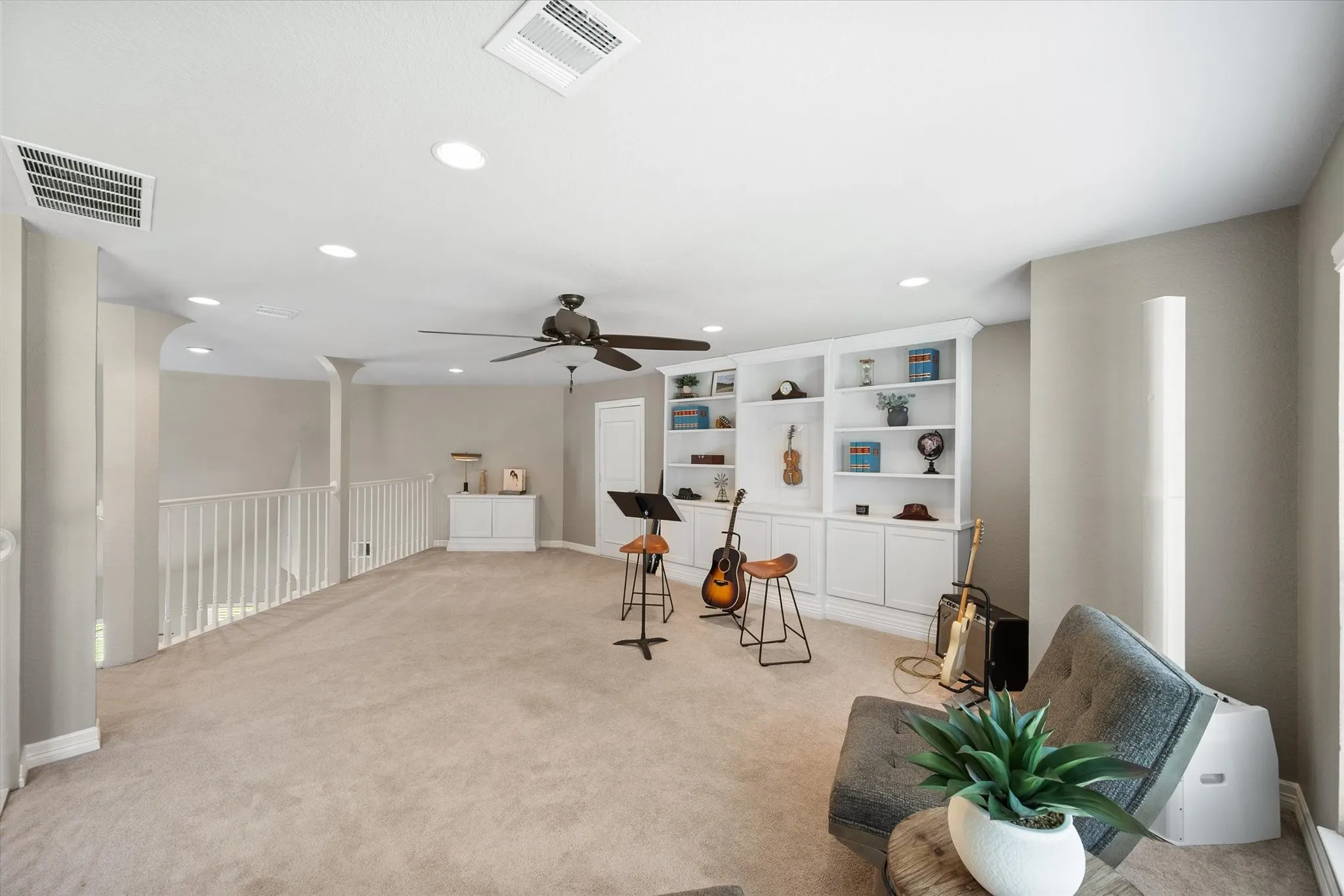 Single Family Residence For Sale in Tarrant County , 1133 Wales Drive, Keller, Texas 76248, 5 Bedroom, 4 Bathroom, 3 Garage spaces, 4,047 Sqft, built in 1992, mls#21328301, Real Estate Agent in Keller, Homes For Sale in Tarrant county, Homes For Sale in Keller, Realtor in Keller Texas, Real Estate Brokerage Independent Realty Texas, Luminita Cordes Realtor