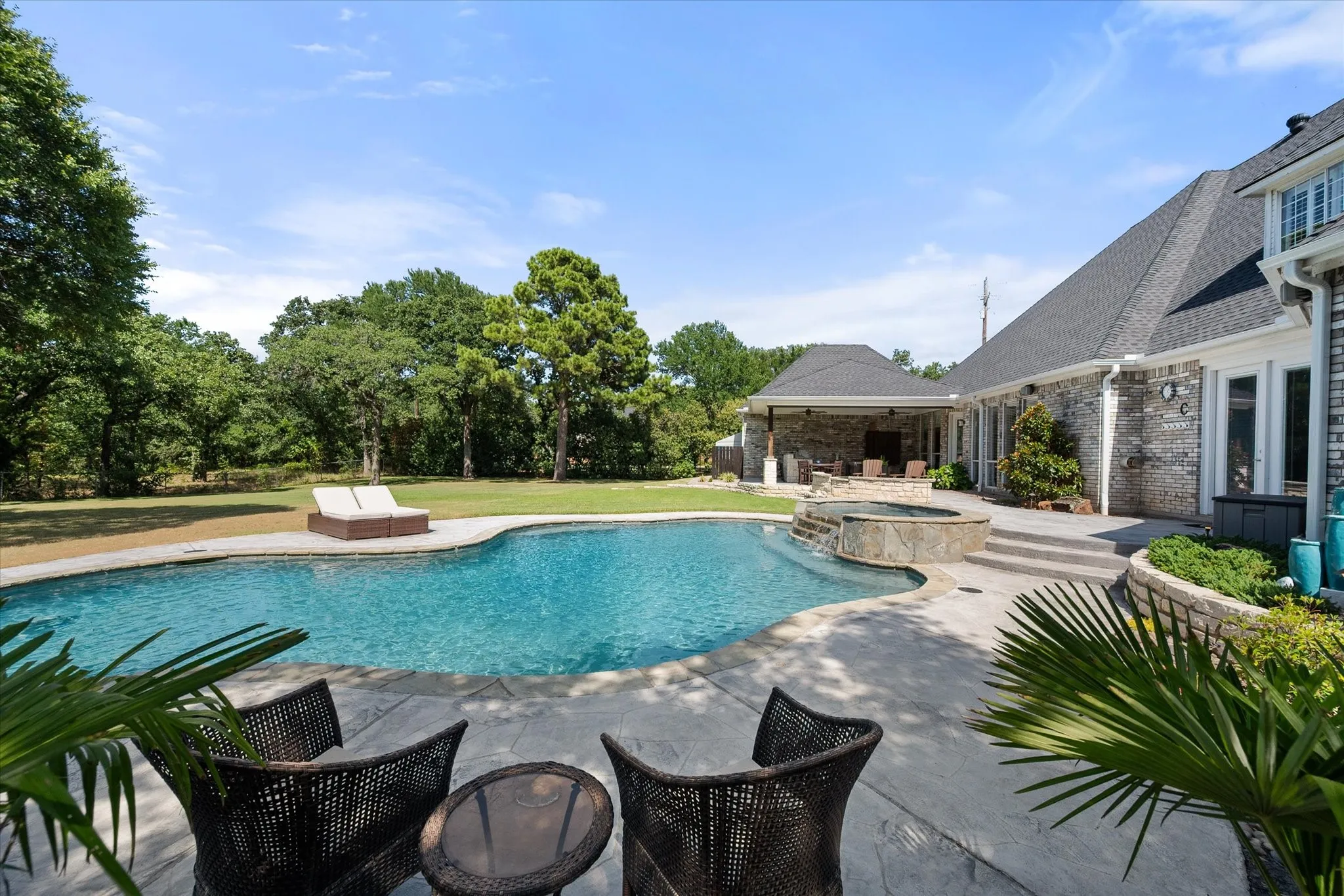 Pool and Lounge area