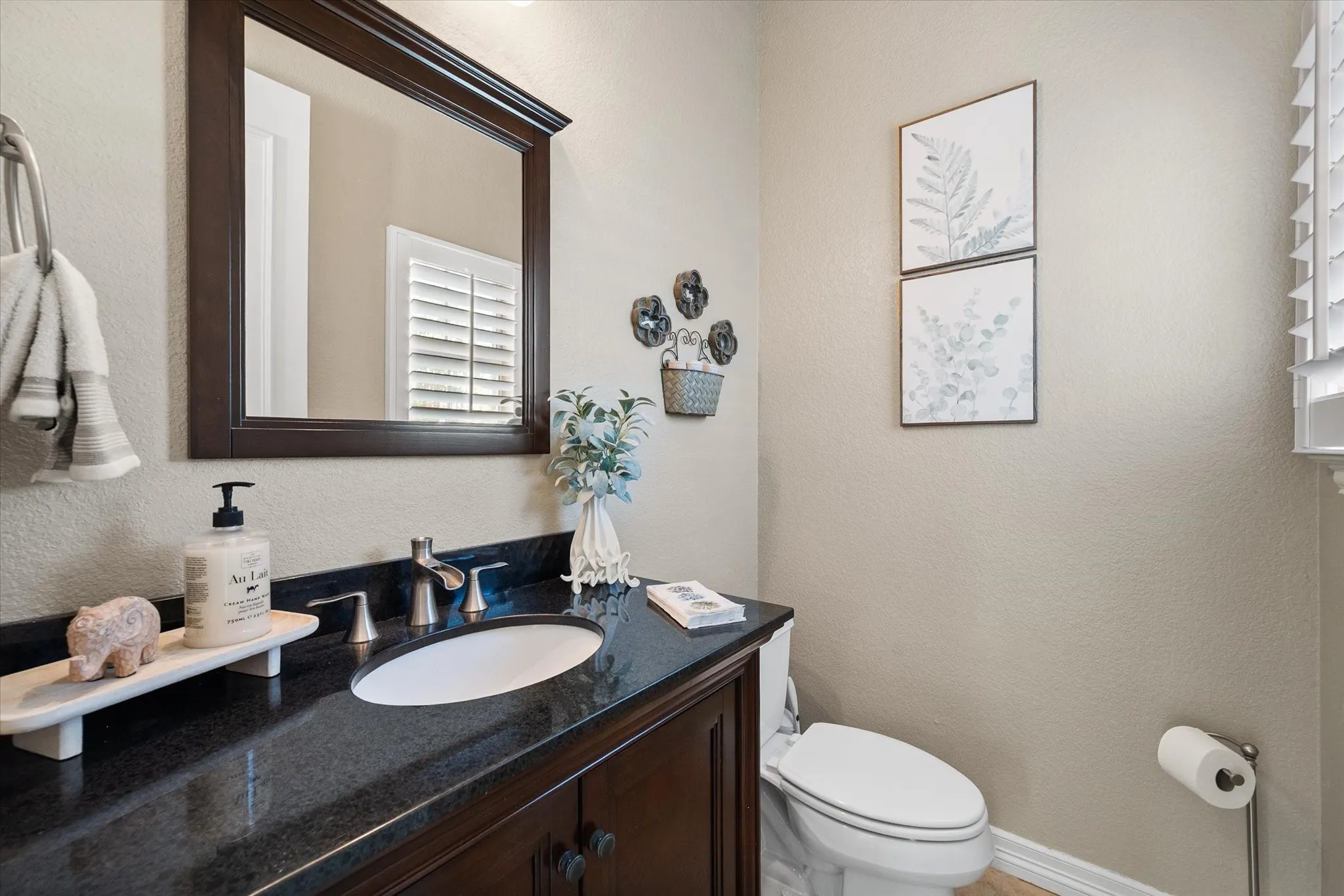 Single Family Residence For Sale in Tarrant County , 1133 Wales Drive, Keller, Texas 76248, 5 Bedroom, 4 Bathroom, 3 Garage spaces, 4,047 Sqft, built in 1992, mls#21328301, Real Estate Agent in Keller, Homes For Sale in Tarrant county, Homes For Sale in Keller, Realtor in Keller Texas, Real Estate Brokerage Independent Realty Texas, Luminita Cordes Realtor