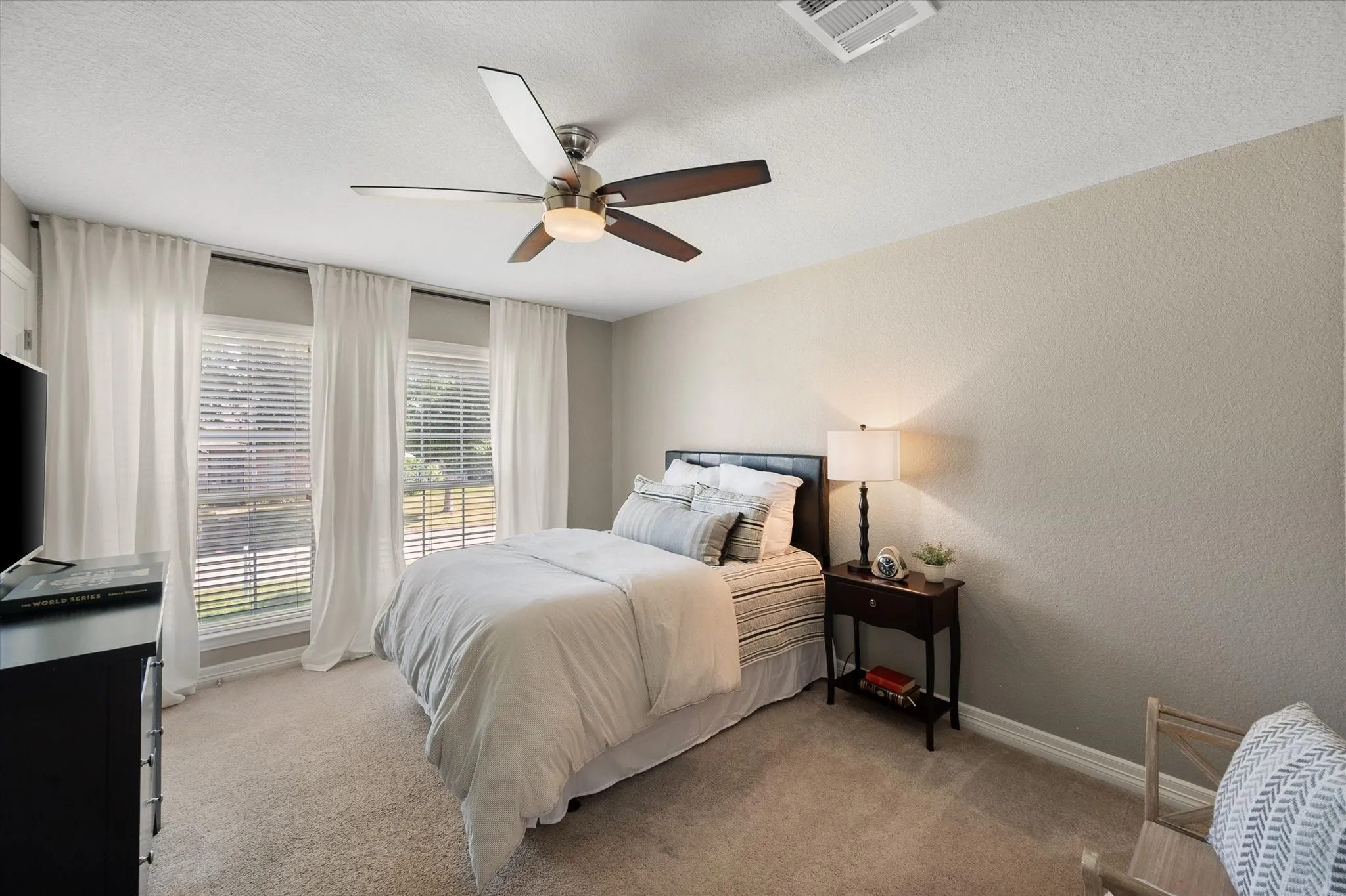 Single Family Residence For Sale in Tarrant County , 1133 Wales Drive, Keller, Texas 76248, 5 Bedroom, 4 Bathroom, 3 Garage spaces, 4,047 Sqft, built in 1992, mls#21328301, Real Estate Agent in Keller, Homes For Sale in Tarrant county, Homes For Sale in Keller, Realtor in Keller Texas, Real Estate Brokerage Independent Realty Texas, Luminita Cordes Realtor
