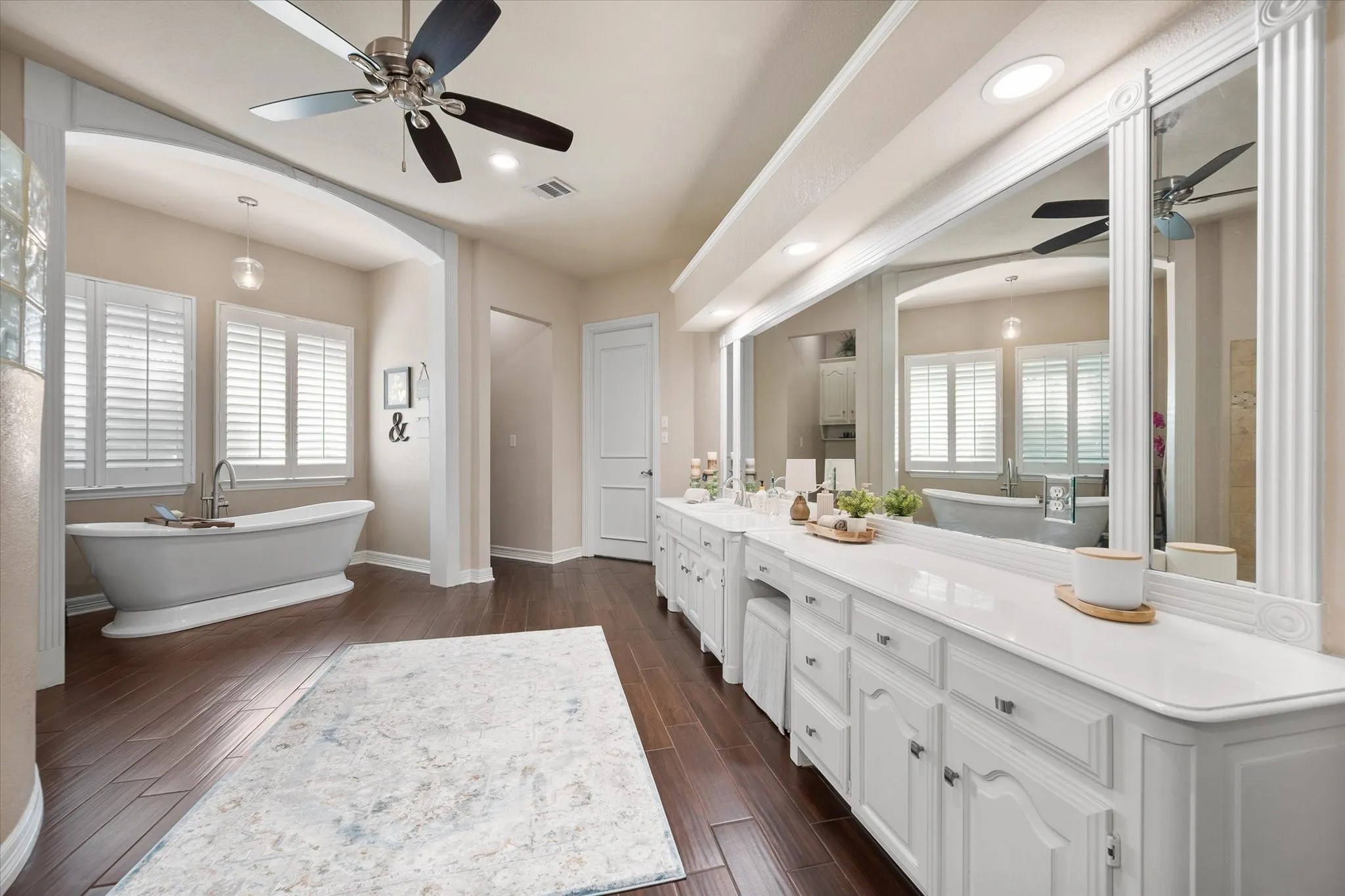 Single Family Residence For Sale in Tarrant County , 1133 Wales Drive, Keller, Texas 76248, 5 Bedroom, 4 Bathroom, 3 Garage spaces, 4,047 Sqft, built in 1992, mls#21328301, Real Estate Agent in Keller, Homes For Sale in Tarrant county, Homes For Sale in Keller, Realtor in Keller Texas, Real Estate Brokerage Independent Realty Texas, Luminita Cordes Realtor