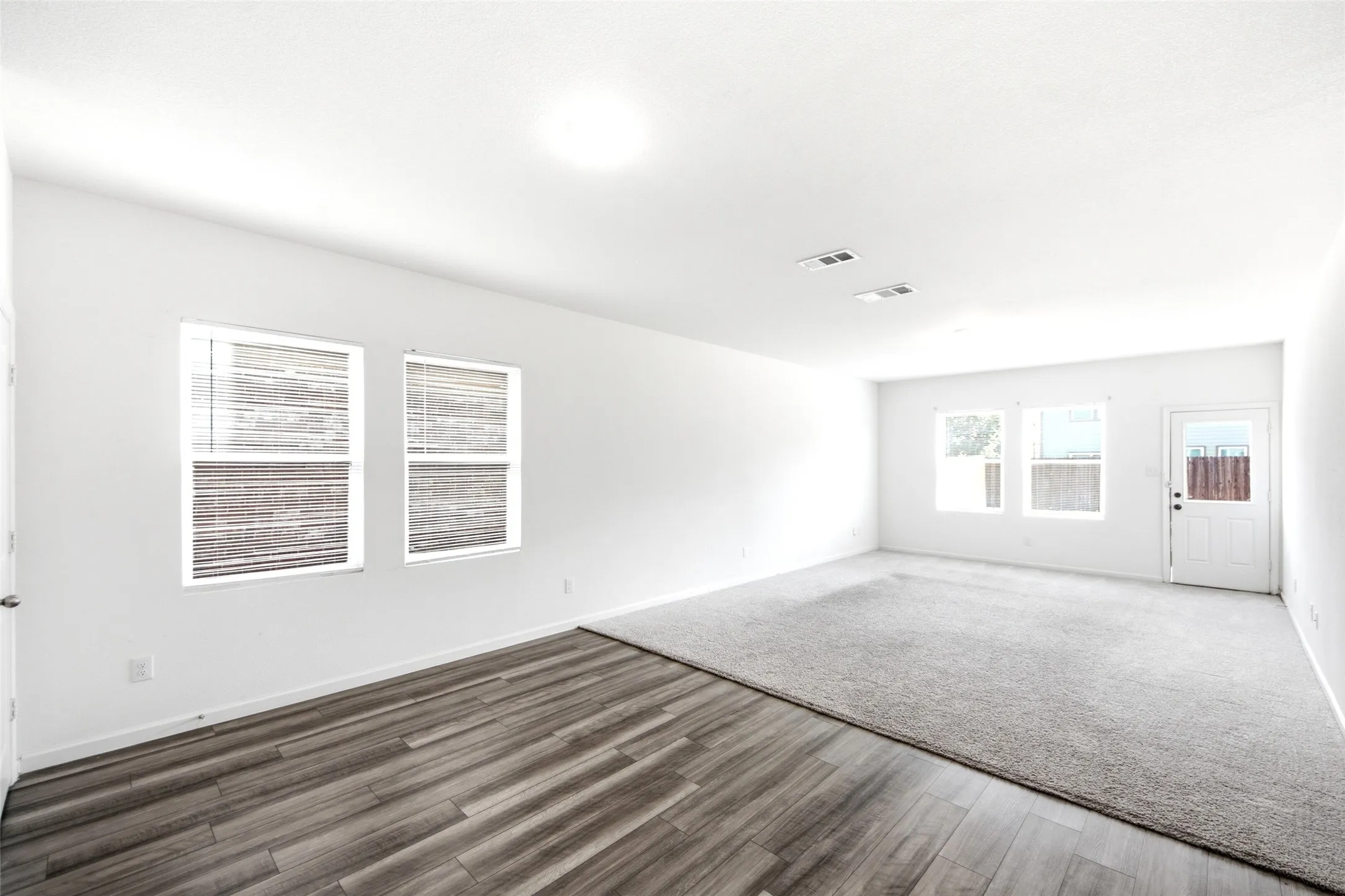 Single Family Residence For Rent in Kaufman County , 6223 Old Bridge Way, Forney, Texas 75126, 4 Bedroom, 3 Bathroom, 2 Garage spaces, 2,640 Sqft, built in 2022, mls#21329042, Real Estate Agent in Forney, Homes For Rent in Kaufman county, Homes For Rent in Forney, Realtor in Forney Texas, Real Estate Brokerage Independent Realty Texas, Luminita Cordes Realtor