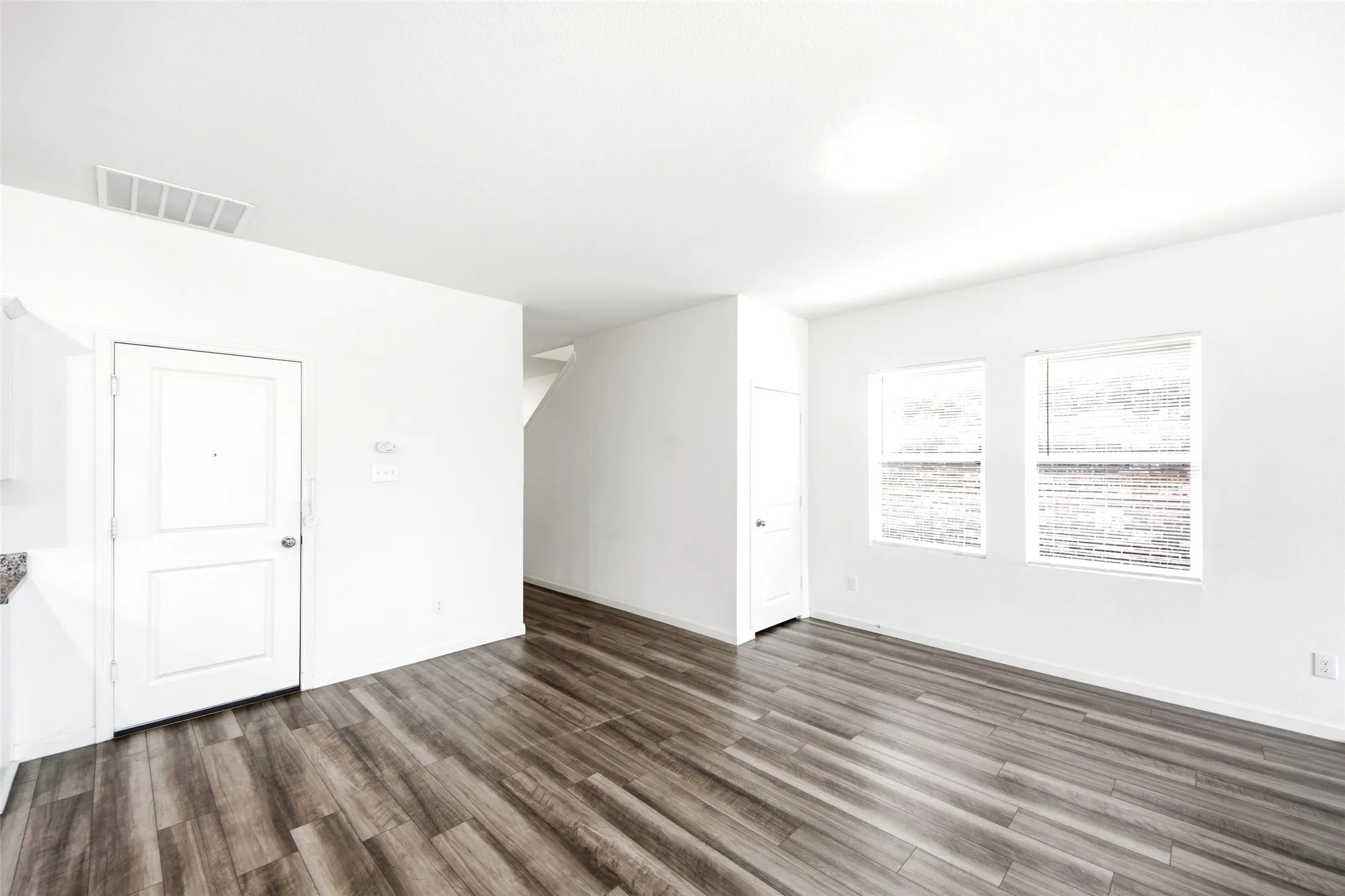 Single Family Residence For Rent in Kaufman County , 6223 Old Bridge Way, Forney, Texas 75126, 4 Bedroom, 3 Bathroom, 2 Garage spaces, 2,640 Sqft, built in 2022, mls#21329042, Real Estate Agent in Forney, Homes For Rent in Kaufman county, Homes For Rent in Forney, Realtor in Forney Texas, Real Estate Brokerage Independent Realty Texas, Luminita Cordes Realtor