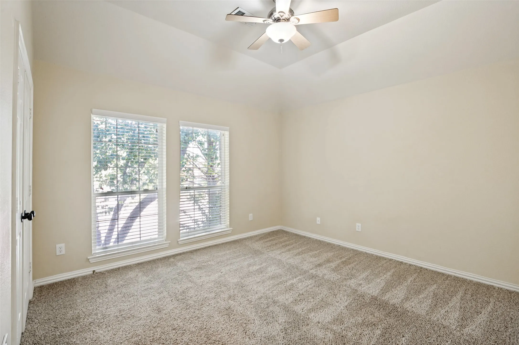 Single Family Residence For Sale in Collin County , 4252 Sun Creek Court, Plano, Texas 75093, 4 Bedroom, 3 Bathroom, 2 Garage spaces, 2,363 Sqft, built in 2000, mls#21316659, Real Estate Agent in Plano, Homes For Sale in Collin county, Homes For Sale in Plano, Realtor in Plano Texas, Real Estate Brokerage Independent Realty Texas, Luminita Cordes Realtor