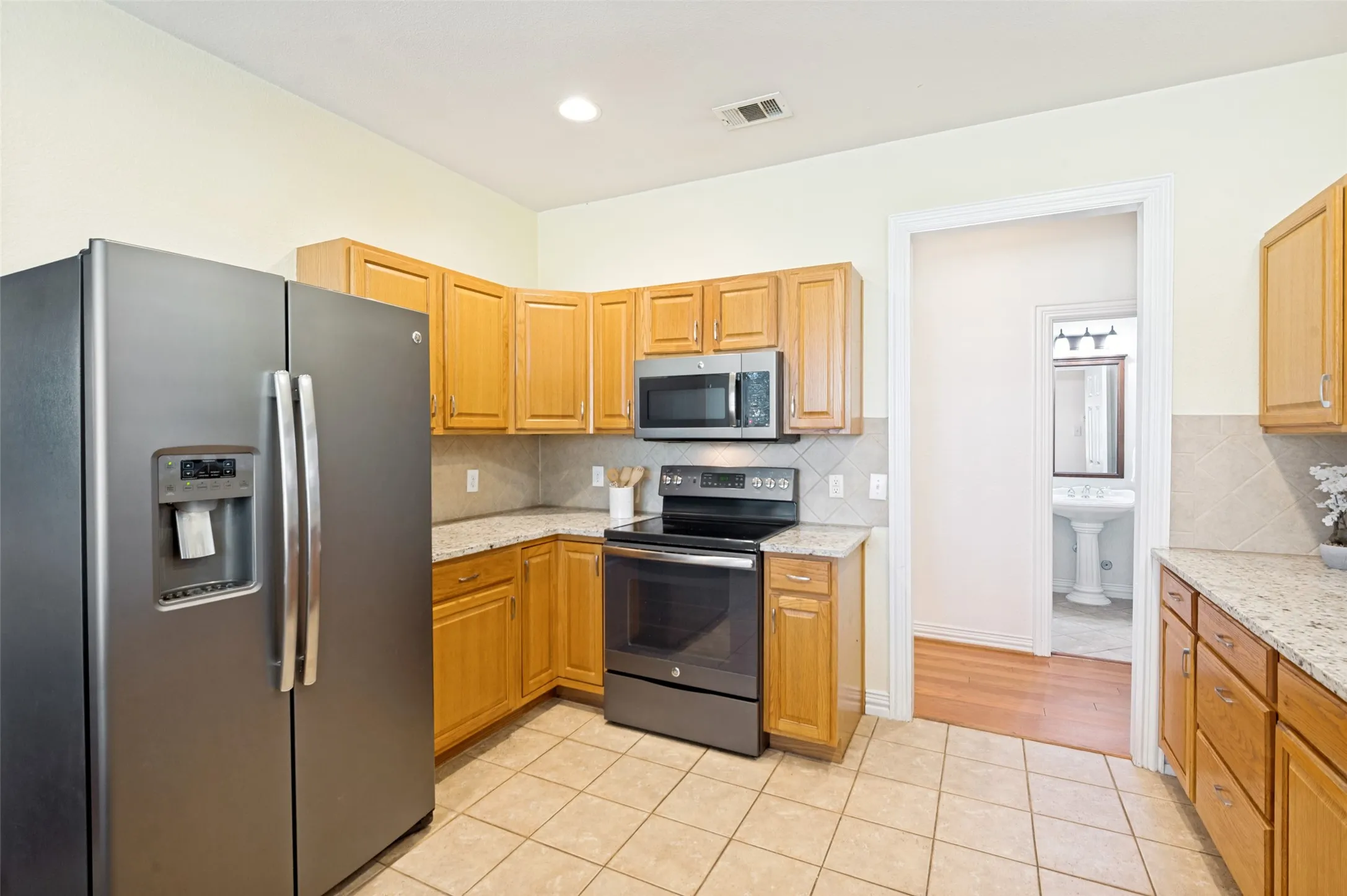 Single Family Residence For Sale in Collin County , 4252 Sun Creek Court, Plano, Texas 75093, 4 Bedroom, 3 Bathroom, 2 Garage spaces, 2,363 Sqft, built in 2000, mls#21316659, Real Estate Agent in Plano, Homes For Sale in Collin county, Homes For Sale in Plano, Realtor in Plano Texas, Real Estate Brokerage Independent Realty Texas, Luminita Cordes Realtor