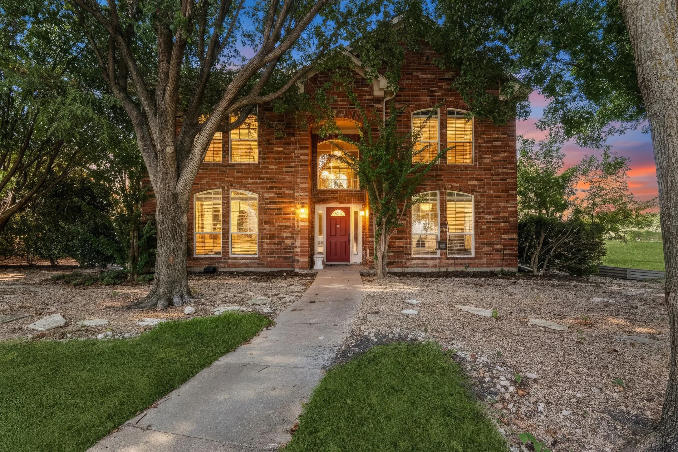 Single Family Residence For Sale in Collin County , 4252 Sun Creek Court, Plano, Texas 75093, 4 Bedroom, 3 Bathroom, 2 Garage spaces, 2,363 Sqft, built in 2000, mls#21316659, Real Estate Agent in Plano, Homes For Sale in Collin county, Homes For Sale in Plano, Realtor in Plano Texas, Real Estate Brokerage Independent Realty Texas, Luminita Cordes Realtor