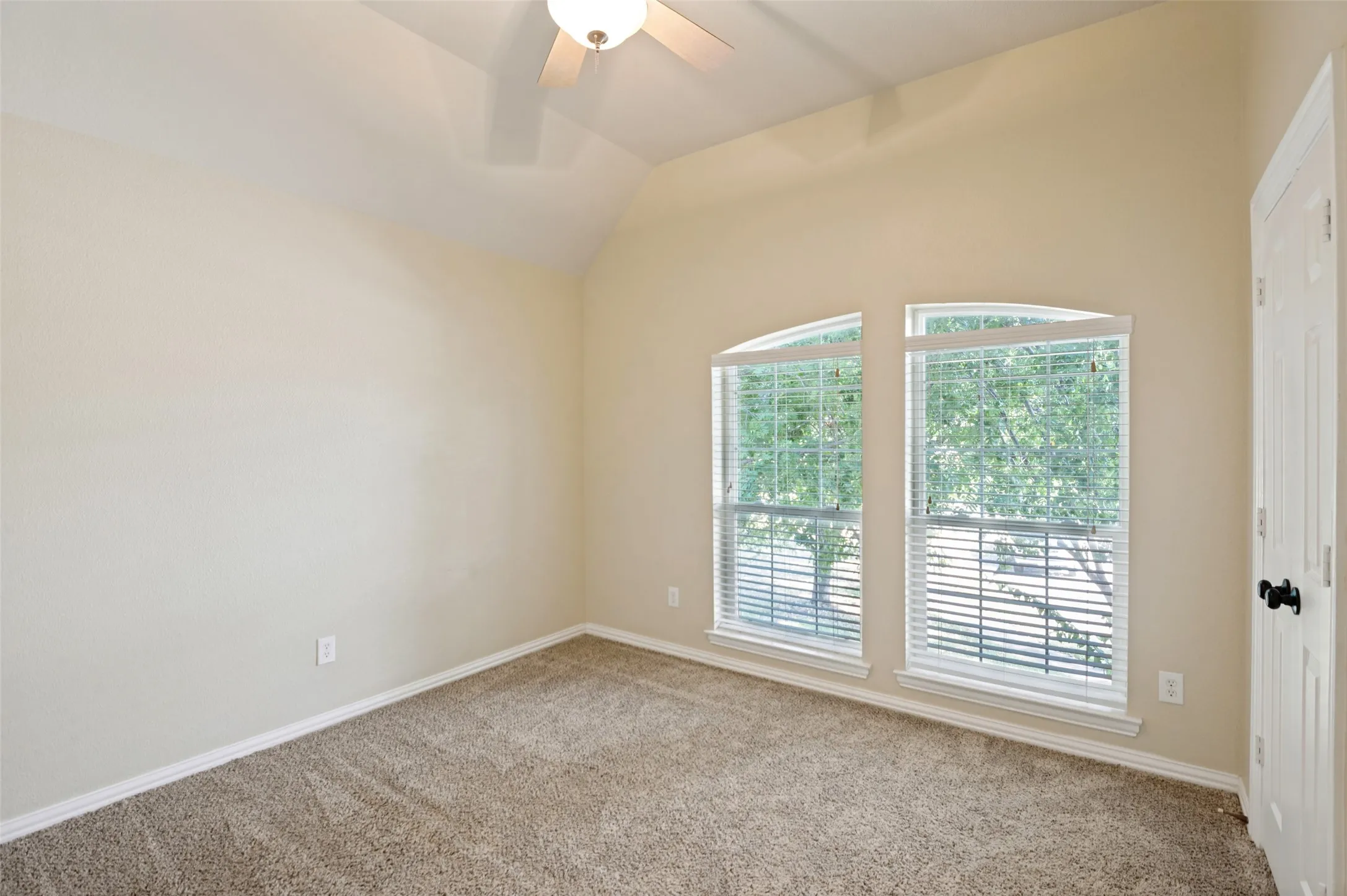 Single Family Residence For Sale in Collin County , 4252 Sun Creek Court, Plano, Texas 75093, 4 Bedroom, 3 Bathroom, 2 Garage spaces, 2,363 Sqft, built in 2000, mls#21316659, Real Estate Agent in Plano, Homes For Sale in Collin county, Homes For Sale in Plano, Realtor in Plano Texas, Real Estate Brokerage Independent Realty Texas, Luminita Cordes Realtor