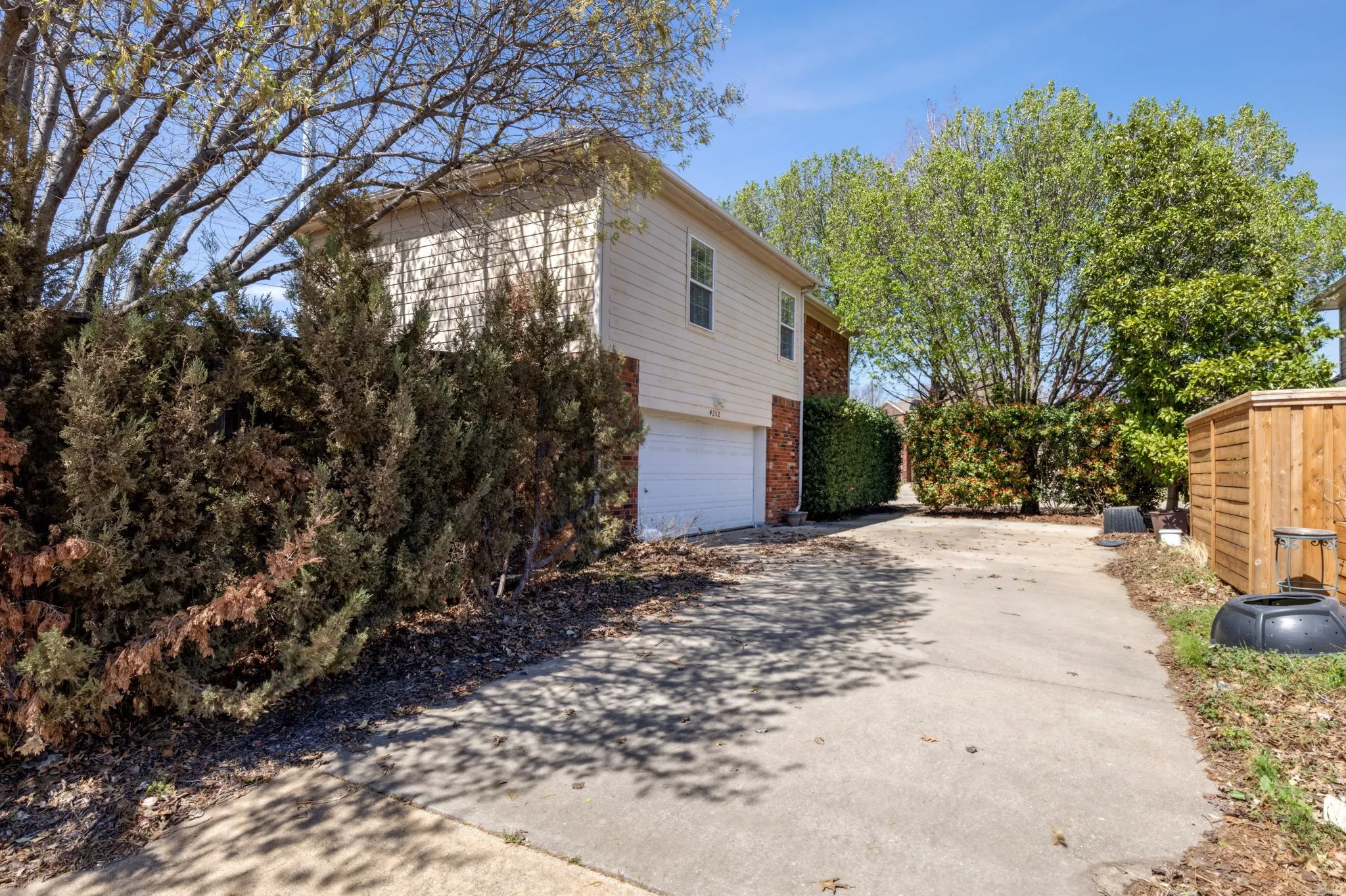 Single Family Residence For Sale in Collin County , 4252 Sun Creek Court, Plano, Texas 75093, 4 Bedroom, 3 Bathroom, 2 Garage spaces, 2,363 Sqft, built in 2000, mls#21316659, Real Estate Agent in Plano, Homes For Sale in Collin county, Homes For Sale in Plano, Realtor in Plano Texas, Real Estate Brokerage Independent Realty Texas, Luminita Cordes Realtor