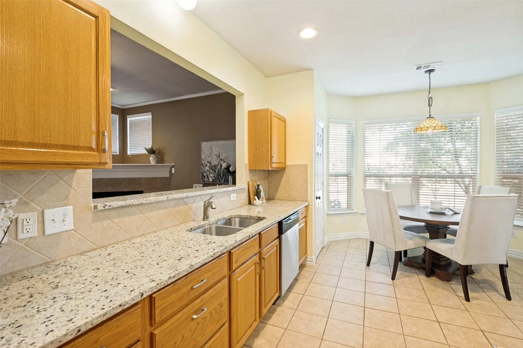 Single Family Residence For Sale in Collin County , 4252 Sun Creek Court, Plano, Texas 75093, 4 Bedroom, 3 Bathroom, 2 Garage spaces, 2,363 Sqft, built in 2000, mls#21316659, Real Estate Agent in Plano, Homes For Sale in Collin county, Homes For Sale in Plano, Realtor in Plano Texas, Real Estate Brokerage Independent Realty Texas, Luminita Cordes Realtor