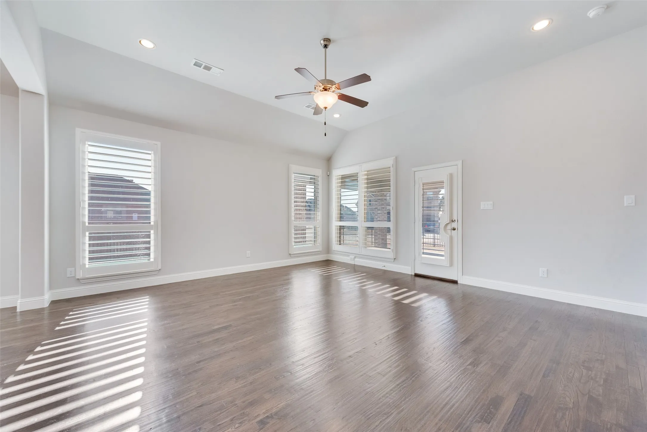 Single Family Residence For Rent in Collin County , 4420 Avenida Lane, Mc Kinney, Texas 75070, 3 Bedroom, 2 Bathroom, 2 Garage spaces, 2,217 Sqft, built in 2017, mls#21329044, Real Estate Agent in Mc Kinney, Homes For Rent in Collin county, Homes For Rent in Mc Kinney, Realtor in Mc Kinney Texas, Real Estate Brokerage Independent Realty Texas, Luminita Cordes Realtor