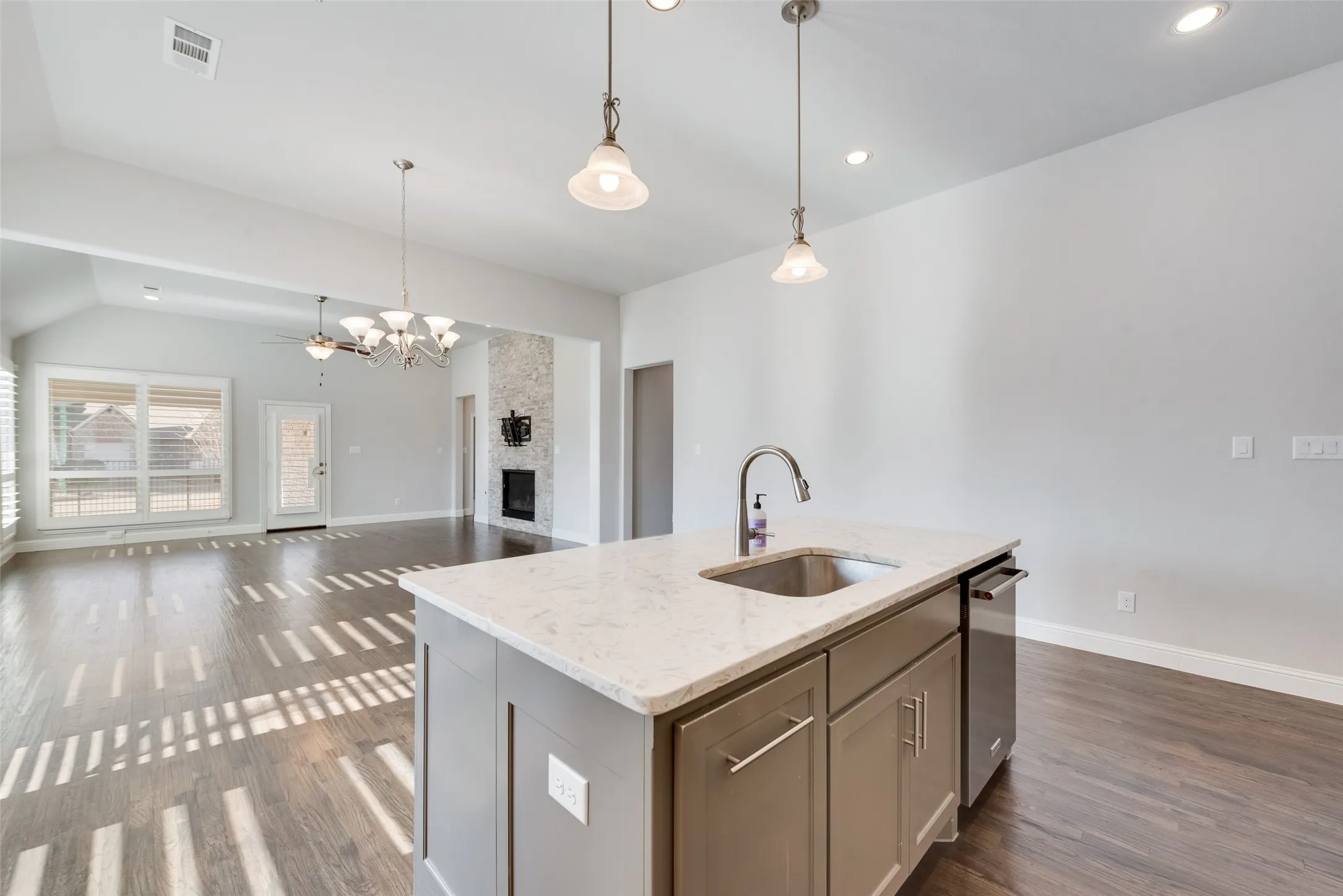 Single Family Residence For Rent in Collin County , 4420 Avenida Lane, Mc Kinney, Texas 75070, 3 Bedroom, 2 Bathroom, 2 Garage spaces, 2,217 Sqft, built in 2017, mls#21329044, Real Estate Agent in Mc Kinney, Homes For Rent in Collin county, Homes For Rent in Mc Kinney, Realtor in Mc Kinney Texas, Real Estate Brokerage Independent Realty Texas, Luminita Cordes Realtor