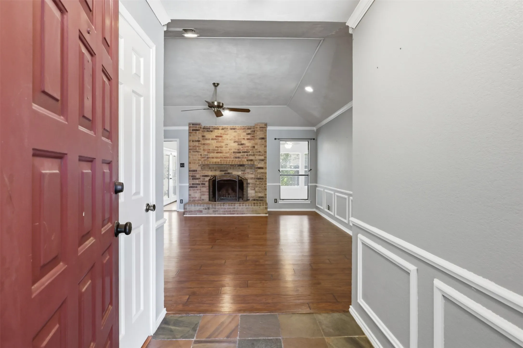 Single Family Residence For Sale in Tarrant County , 8205 Alsace Court, Fort Worth, Texas 76134, 3 Bedroom, 2 Bathroom, 2 Garage spaces, 1,577 Sqft, built in 1984, mls#21326611, Real Estate Agent in Fort Worth, Homes For Sale in Tarrant county, Homes For Sale in Fort Worth, Realtor in Fort Worth Texas, Real Estate Brokerage Independent Realty Texas, Luminita Cordes Realtor