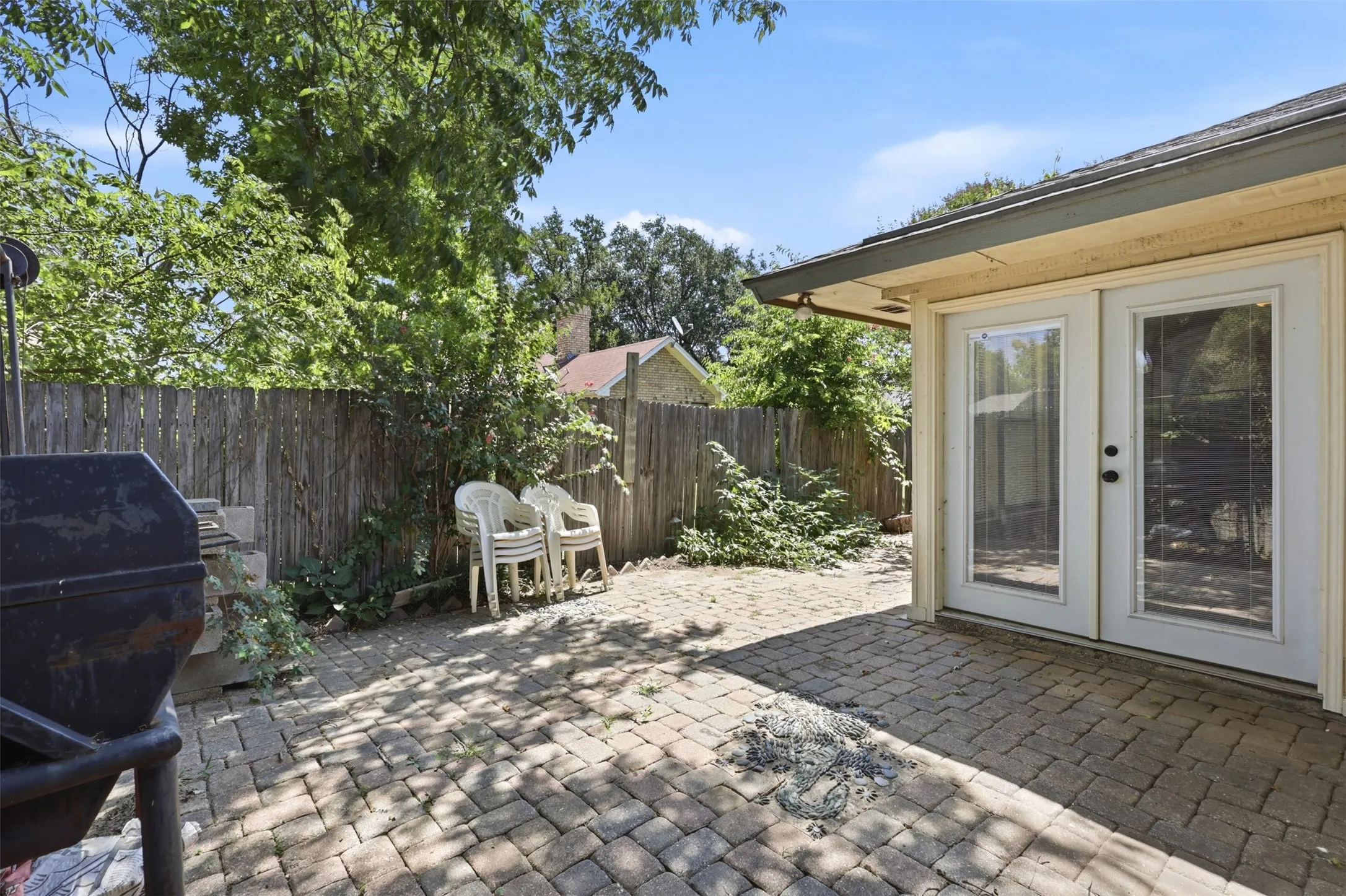 Single Family Residence For Sale in Tarrant County , 8205 Alsace Court, Fort Worth, Texas 76134, 3 Bedroom, 2 Bathroom, 2 Garage spaces, 1,577 Sqft, built in 1984, mls#21326611, Real Estate Agent in Fort Worth, Homes For Sale in Tarrant county, Homes For Sale in Fort Worth, Realtor in Fort Worth Texas, Real Estate Brokerage Independent Realty Texas, Luminita Cordes Realtor