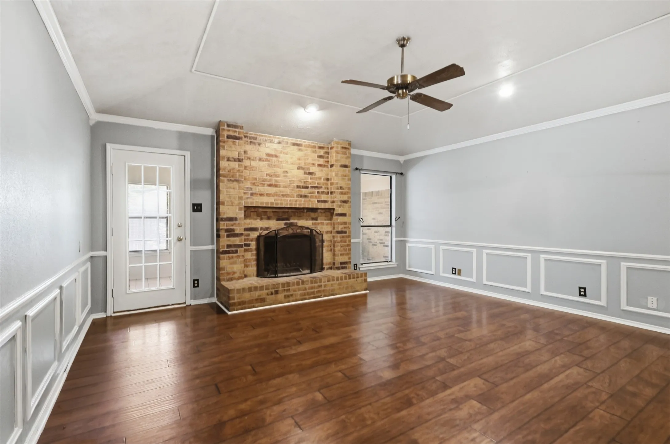 Single Family Residence For Sale in Tarrant County , 8205 Alsace Court, Fort Worth, Texas 76134, 3 Bedroom, 2 Bathroom, 2 Garage spaces, 1,577 Sqft, built in 1984, mls#21326611, Real Estate Agent in Fort Worth, Homes For Sale in Tarrant county, Homes For Sale in Fort Worth, Realtor in Fort Worth Texas, Real Estate Brokerage Independent Realty Texas, Luminita Cordes Realtor