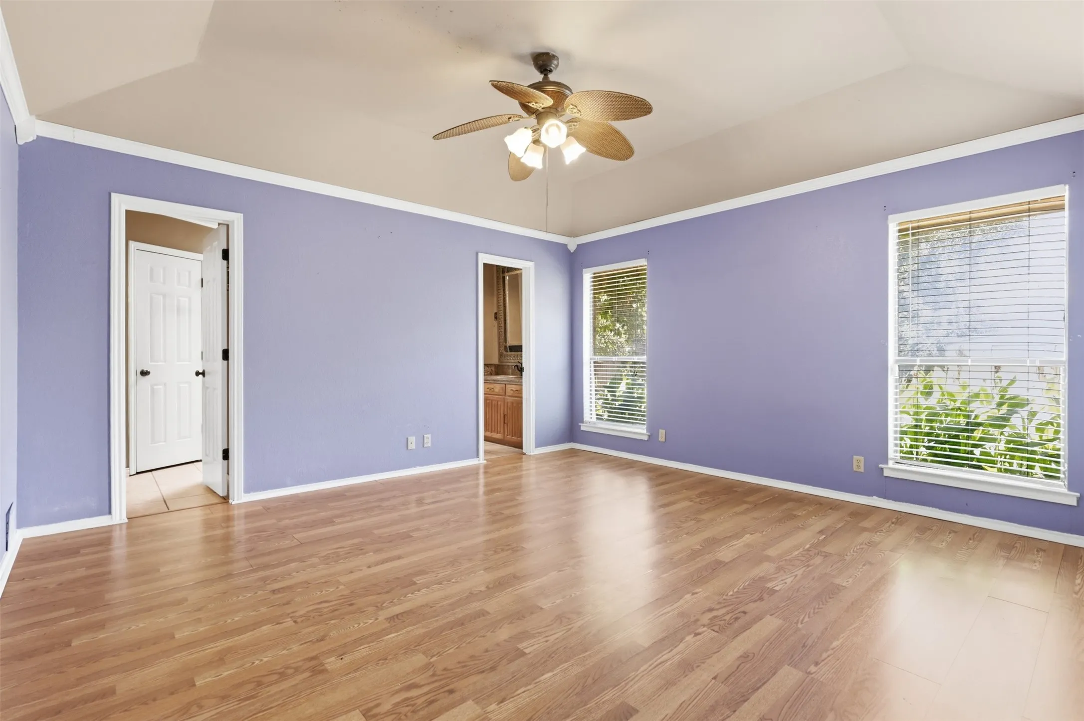Single Family Residence For Sale in Tarrant County , 8205 Alsace Court, Fort Worth, Texas 76134, 3 Bedroom, 2 Bathroom, 2 Garage spaces, 1,577 Sqft, built in 1984, mls#21326611, Real Estate Agent in Fort Worth, Homes For Sale in Tarrant county, Homes For Sale in Fort Worth, Realtor in Fort Worth Texas, Real Estate Brokerage Independent Realty Texas, Luminita Cordes Realtor