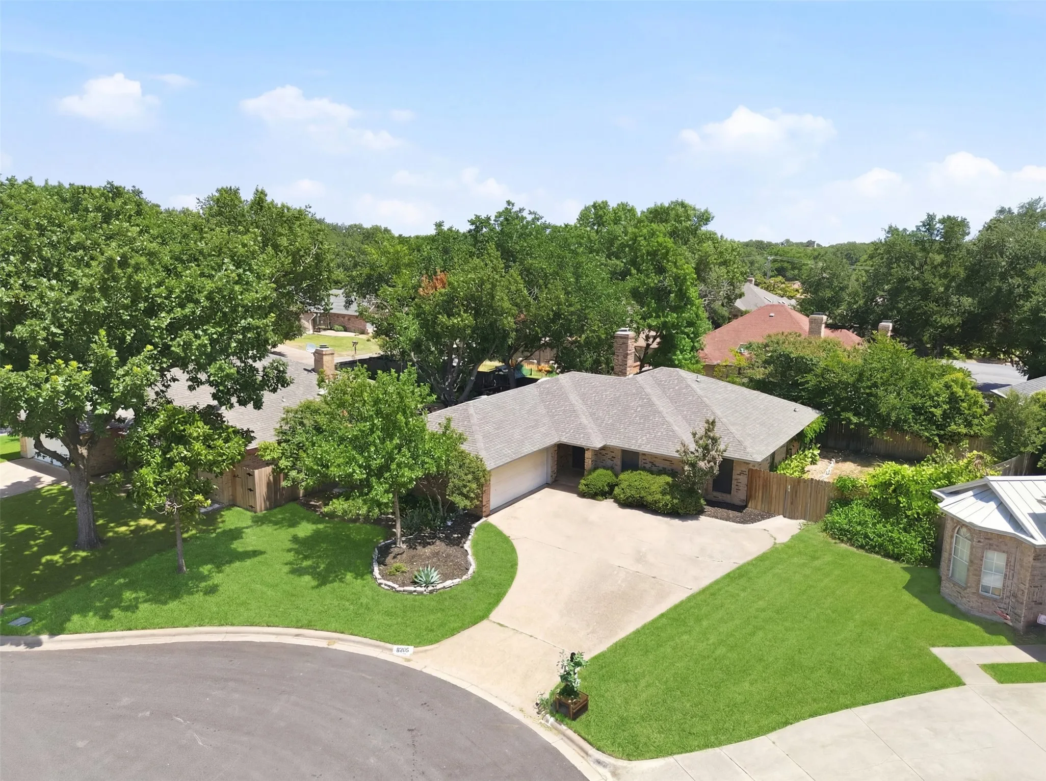 Single Family Residence For Sale in Tarrant County , 8205 Alsace Court, Fort Worth, Texas 76134, 3 Bedroom, 2 Bathroom, 2 Garage spaces, 1,577 Sqft, built in 1984, mls#21326611, Real Estate Agent in Fort Worth, Homes For Sale in Tarrant county, Homes For Sale in Fort Worth, Realtor in Fort Worth Texas, Real Estate Brokerage Independent Realty Texas, Luminita Cordes Realtor