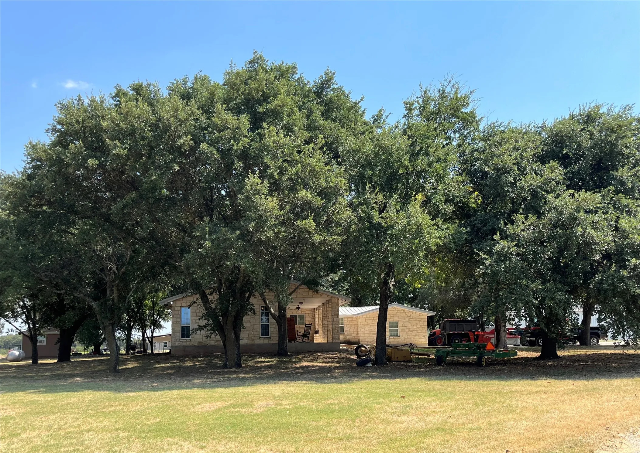 Farm For Sale in Mc Lennan County , 295 Rozell Pass, Waco, Texas 76705, 2 Bedroom, 1 Bathroom, Garage spaces, 2,044 Sqft, built in 1965, mls#21325154, Real Estate Agent in Waco, Homes For Sale in Mc Lennan county, Homes For Sale in Waco, Realtor in Waco Texas, Real Estate Brokerage Independent Realty Texas, Luminita Cordes Realtor