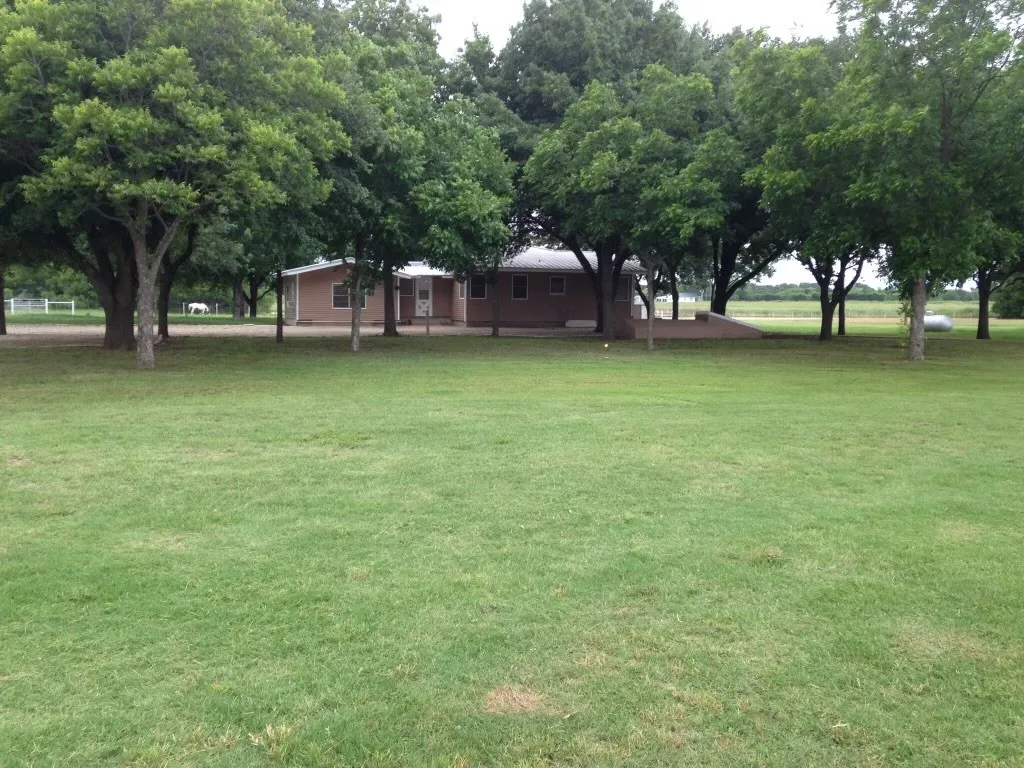 Farm For Sale in Mc Lennan County , 295 Rozell Pass, Waco, Texas 76705, 2 Bedroom, 1 Bathroom, Garage spaces, 2,044 Sqft, built in 1965, mls#21325154, Real Estate Agent in Waco, Homes For Sale in Mc Lennan county, Homes For Sale in Waco, Realtor in Waco Texas, Real Estate Brokerage Independent Realty Texas, Luminita Cordes Realtor