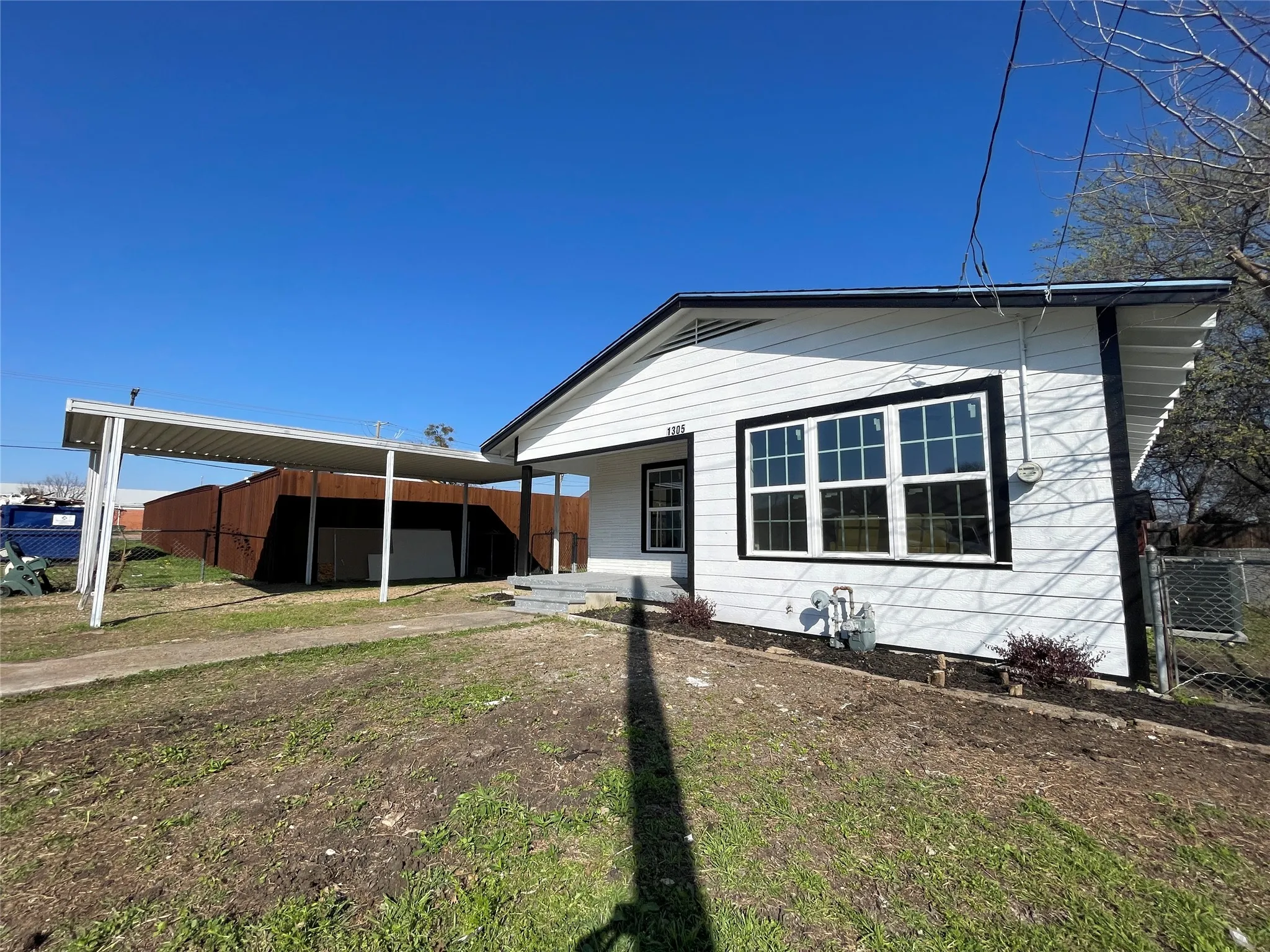 Single Family Residence For Sale in Collin County , 1305 Hobson Avenue, Mc Kinney, Texas 75069, 3 Bedroom, 1 Bathroom, Garage spaces, 1,196 Sqft, built in 1975, mls#21329059, Real Estate Agent in Mc Kinney, Homes For Sale in Collin county, Homes For Sale in Mc Kinney, Realtor in Mc Kinney Texas, Real Estate Brokerage Independent Realty Texas, Luminita Cordes Realtor