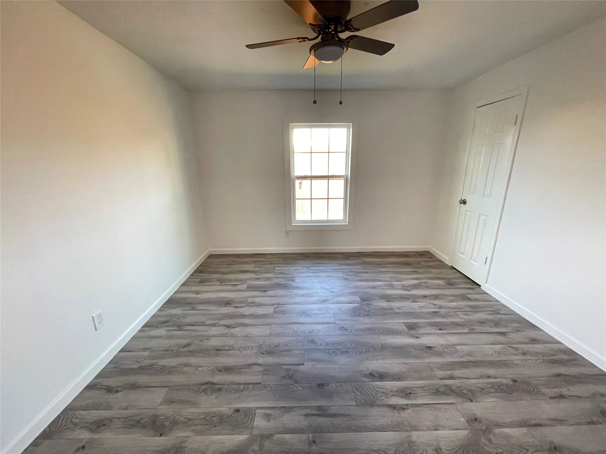 Single Family Residence For Sale in Collin County , 1305 Hobson Avenue, Mc Kinney, Texas 75069, 3 Bedroom, 1 Bathroom, Garage spaces, 1,196 Sqft, built in 1975, mls#21329059, Real Estate Agent in Mc Kinney, Homes For Sale in Collin county, Homes For Sale in Mc Kinney, Realtor in Mc Kinney Texas, Real Estate Brokerage Independent Realty Texas, Luminita Cordes Realtor