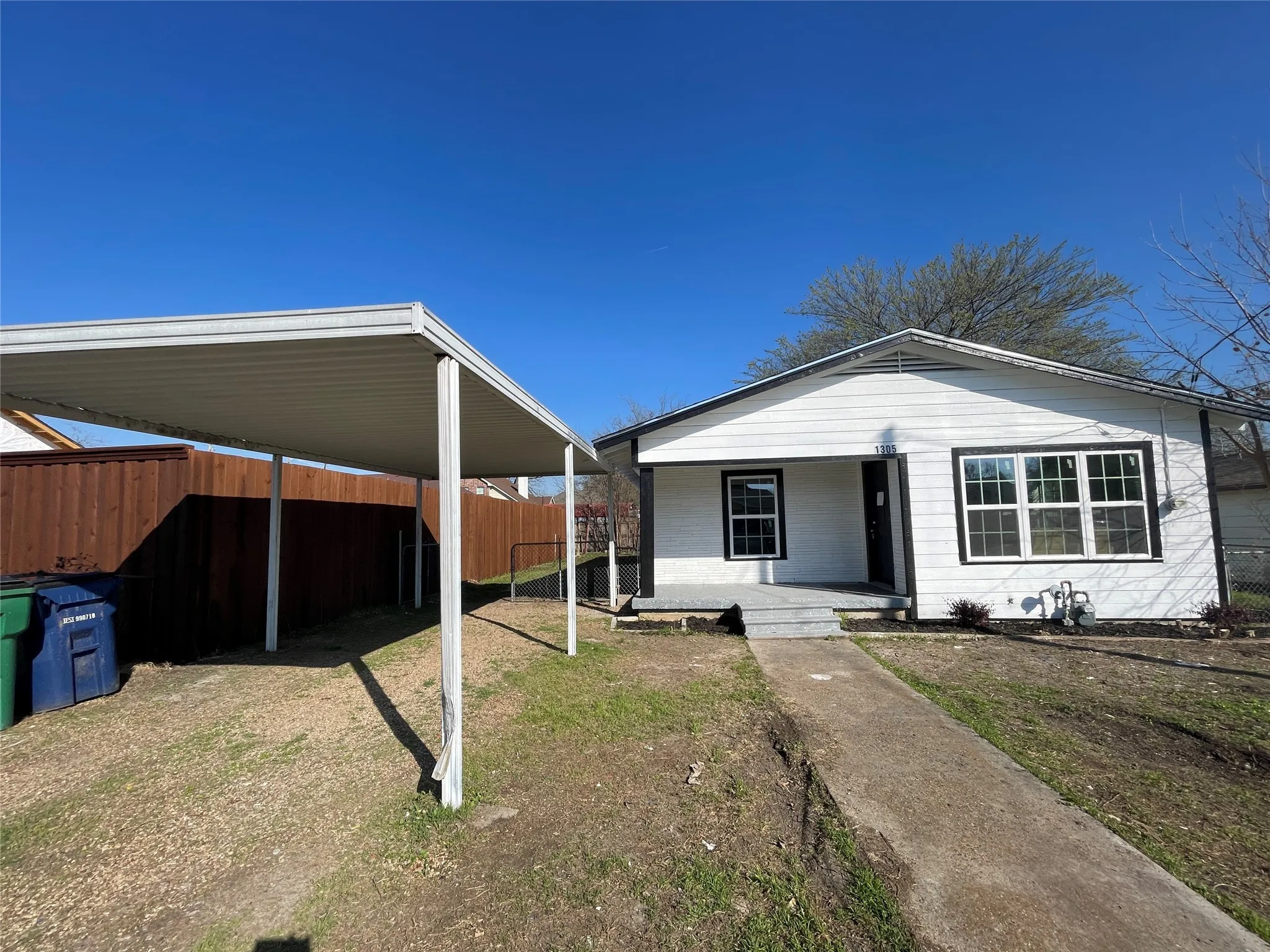 Single Family Residence For Sale in Collin County , 1305 Hobson Avenue, Mc Kinney, Texas 75069, 3 Bedroom, 1 Bathroom, Garage spaces, 1,196 Sqft, built in 1975, mls#21329059, Real Estate Agent in Mc Kinney, Homes For Sale in Collin county, Homes For Sale in Mc Kinney, Realtor in Mc Kinney Texas, Real Estate Brokerage Independent Realty Texas, Luminita Cordes Realtor
